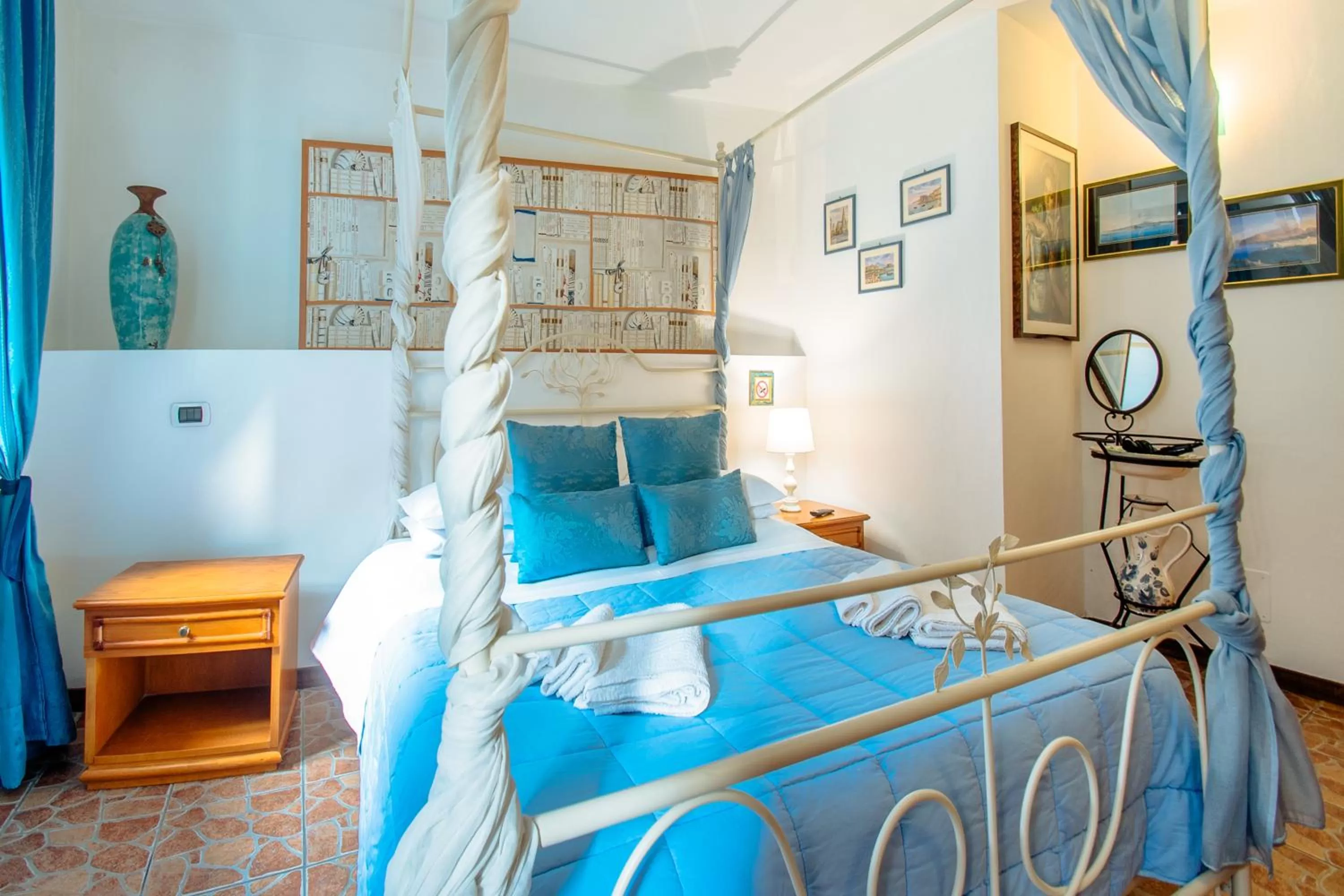 Photo of the whole room, Bed in La Fabbrica dell'Oro