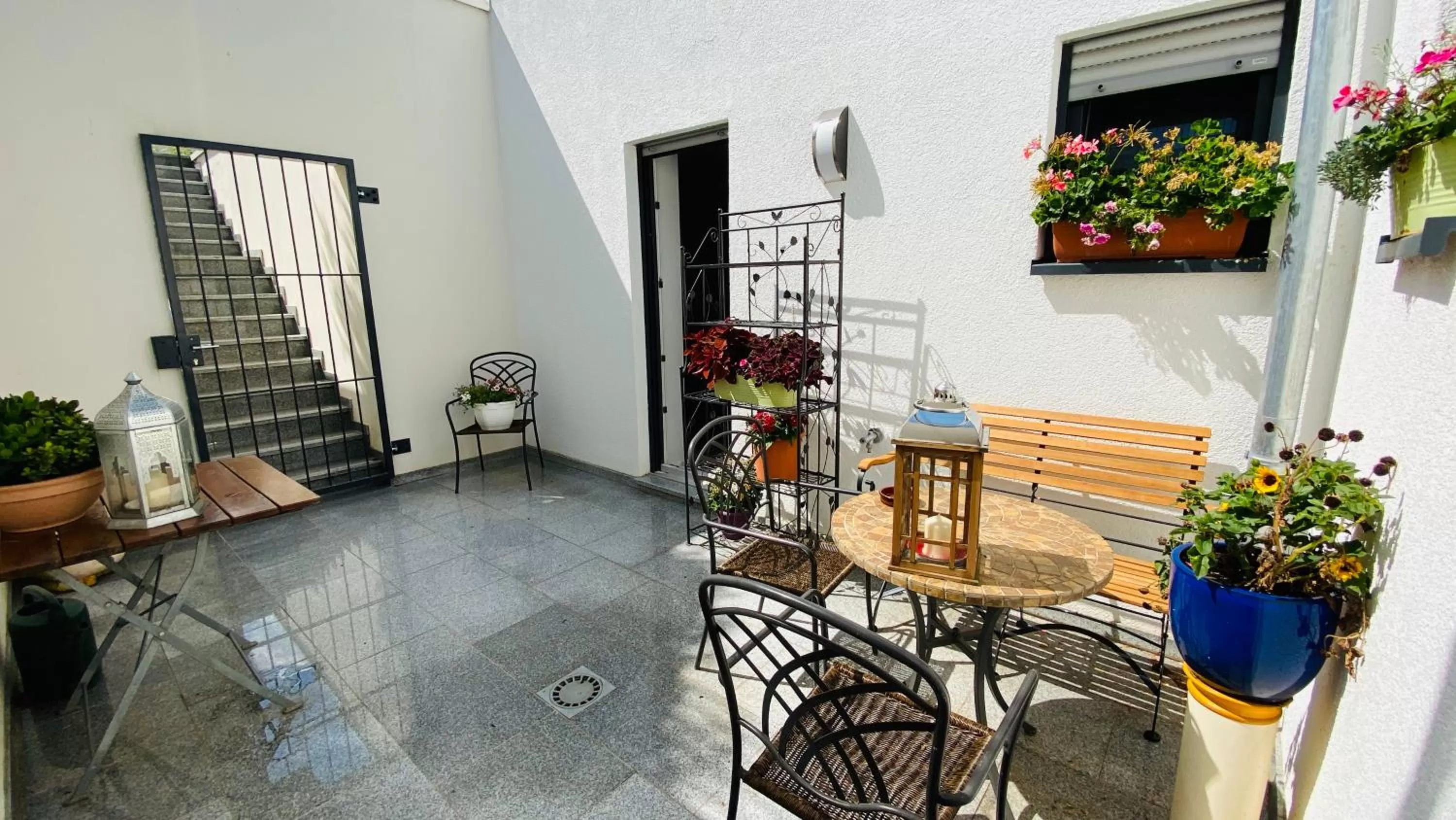 Patio in Moderne Wohnung im Rhein-Main-Gebiet