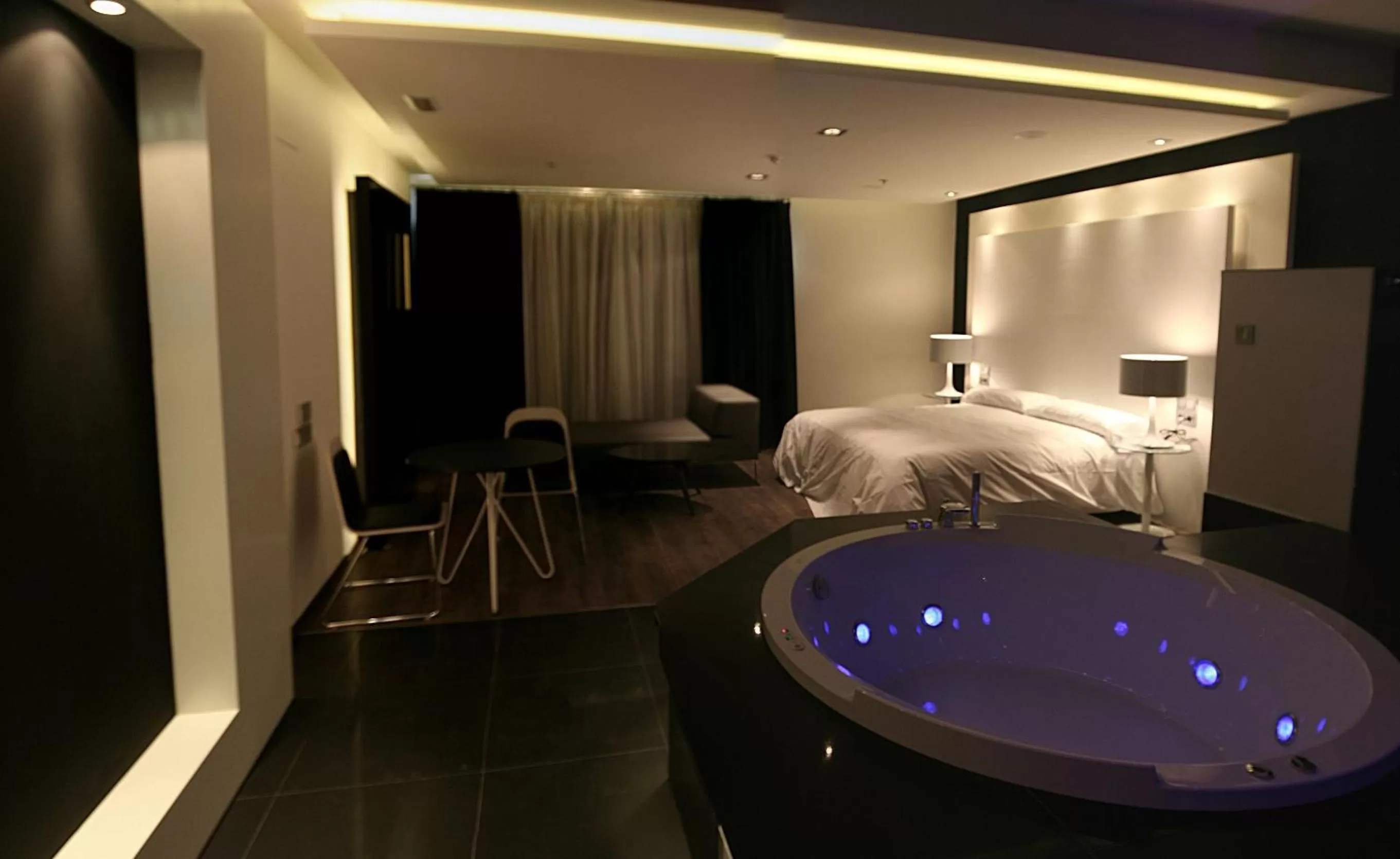 Photo of the whole room, Bed in Kadrit Hotel