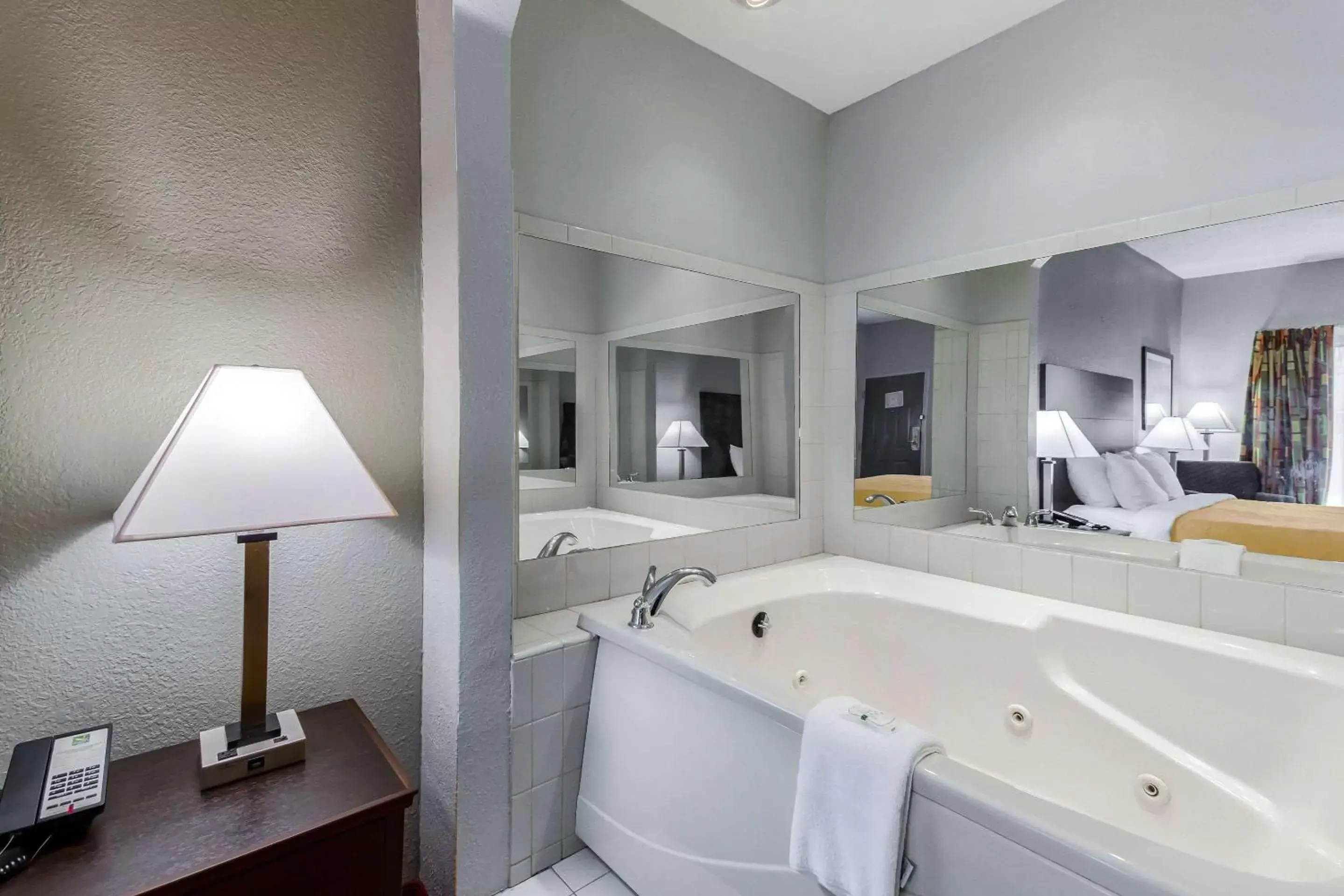 Photo of the whole room, Bathroom in Quality Inn Goodlettsville