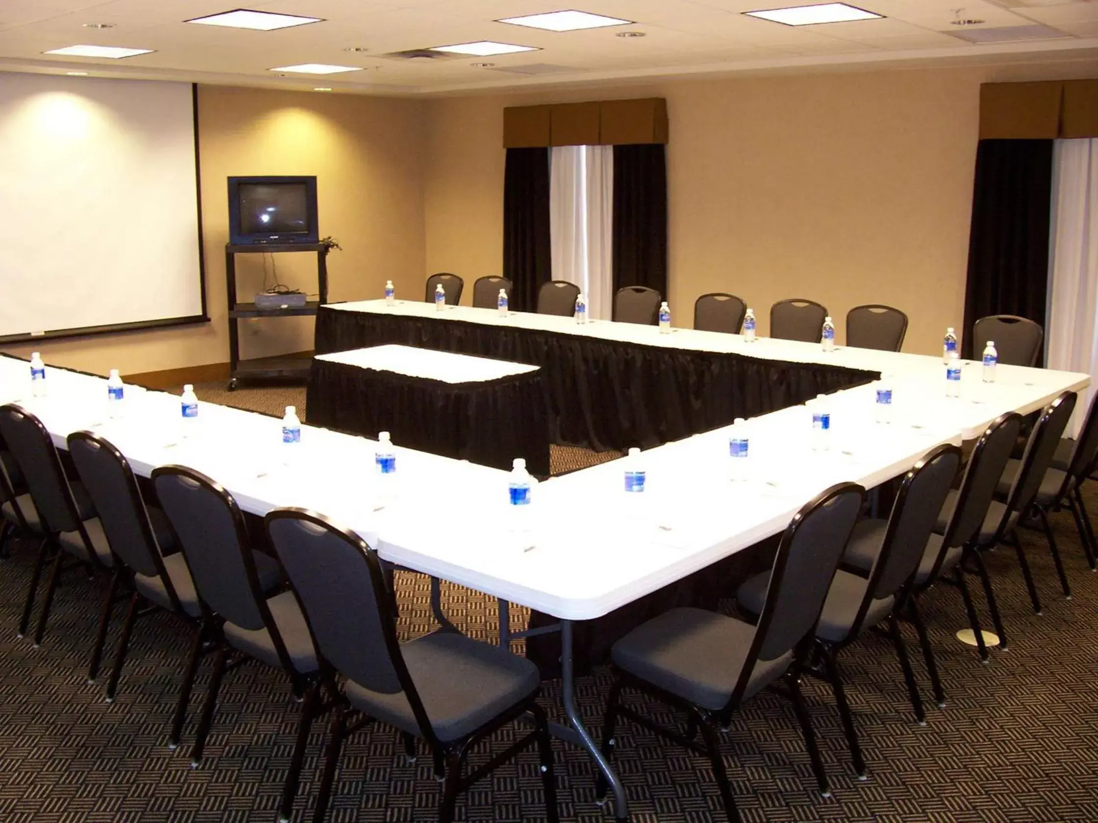 Meeting/conference room in Hampton Inn Waterloo