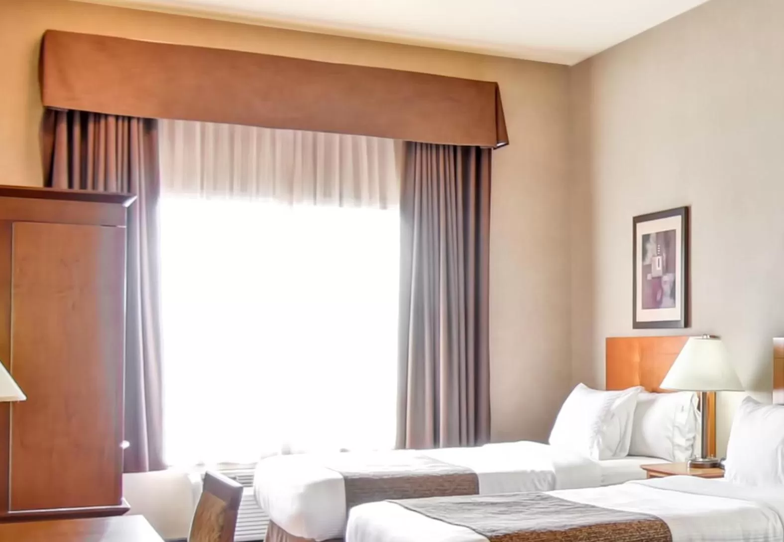 Bedroom, Bed in Canalta Brooks