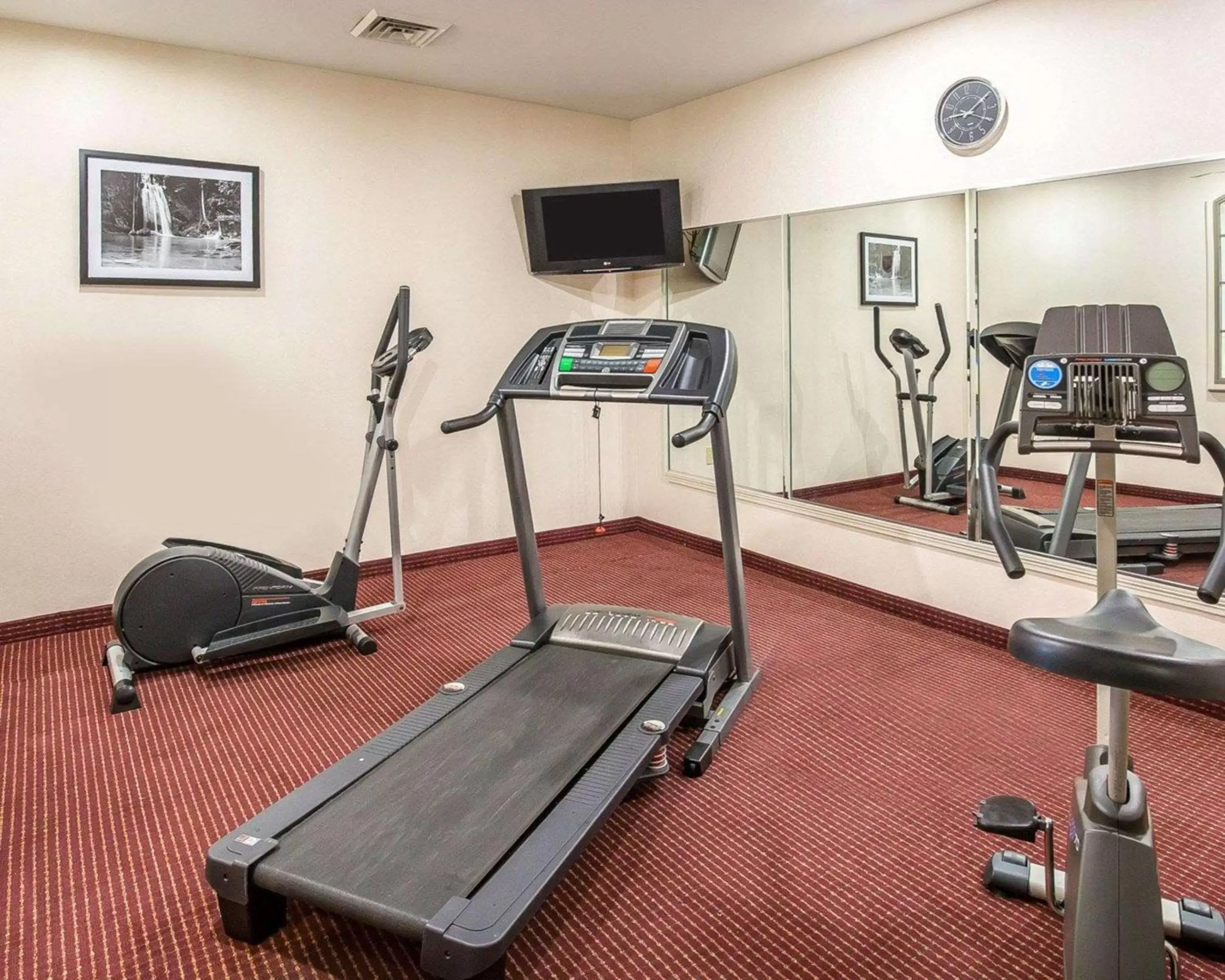 Fitness centre/facilities, Fitness Center/Facilities in Econo Lodge Inn & Suites Beaumont