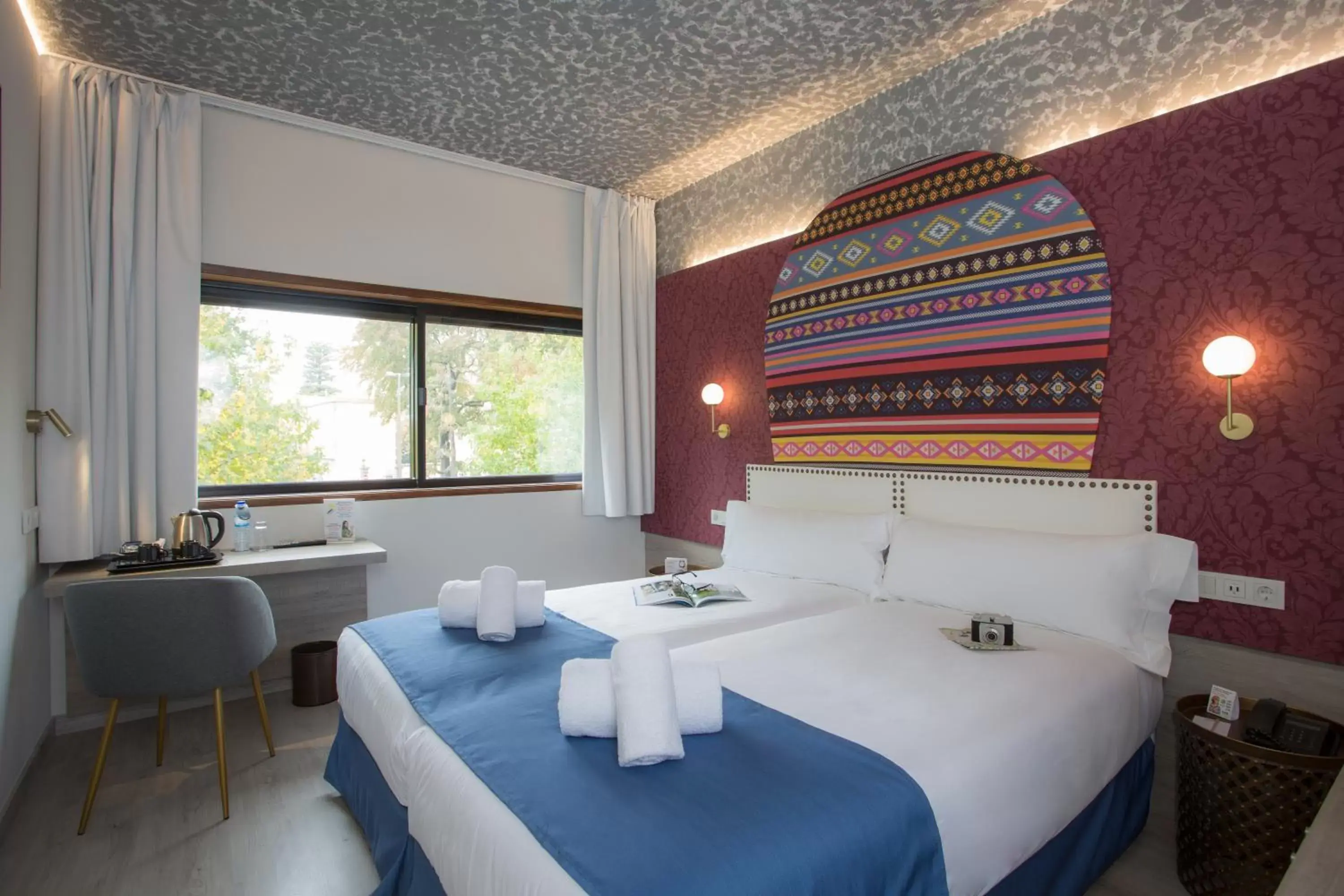 Photo of the whole room, Bed in Casual Inca Porto