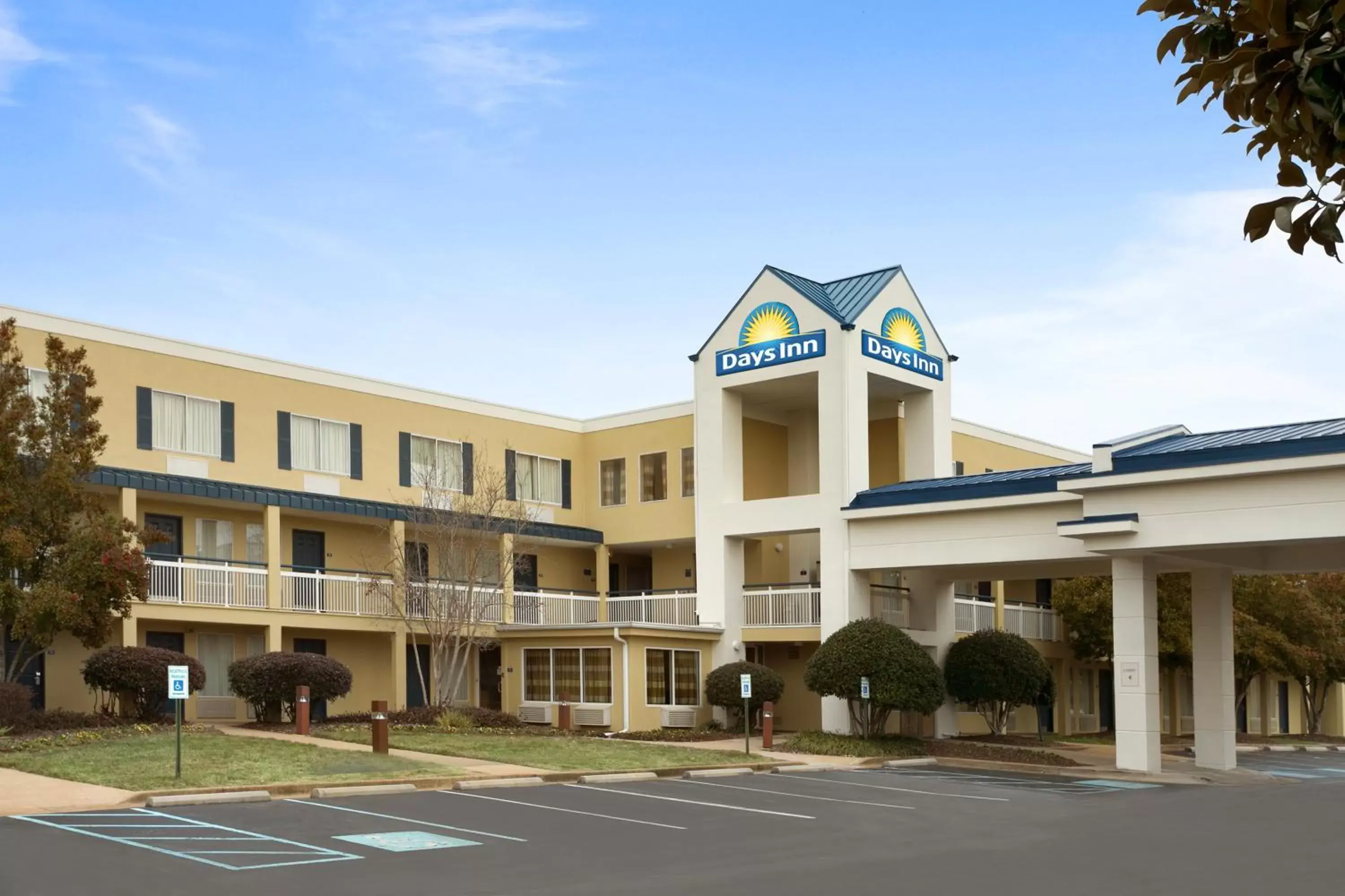 Property Building in Days Inn by Wyndham Chattanooga/Hamilton Place