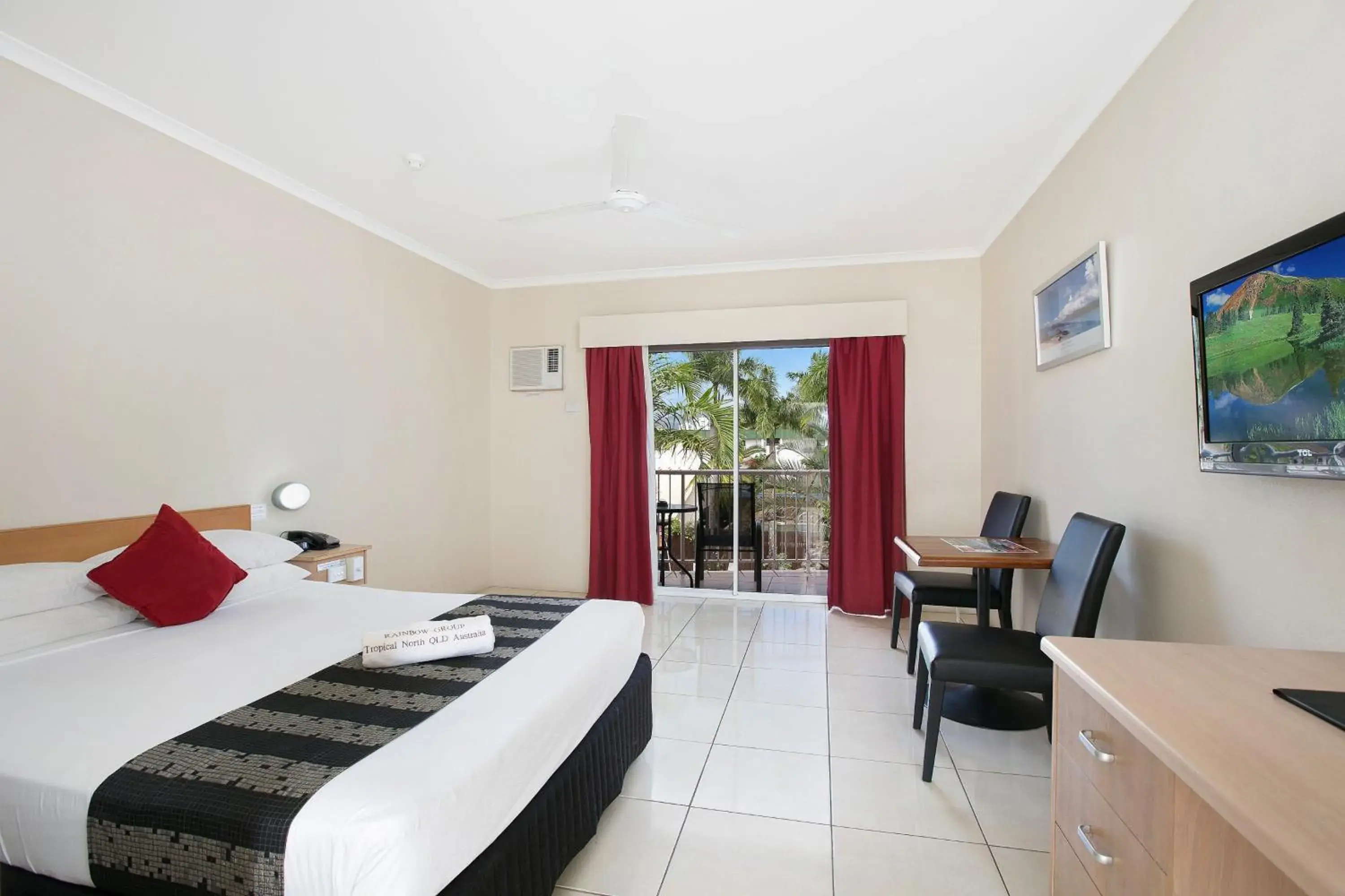 Photo of the whole room in Cairns City Sheridan Motel