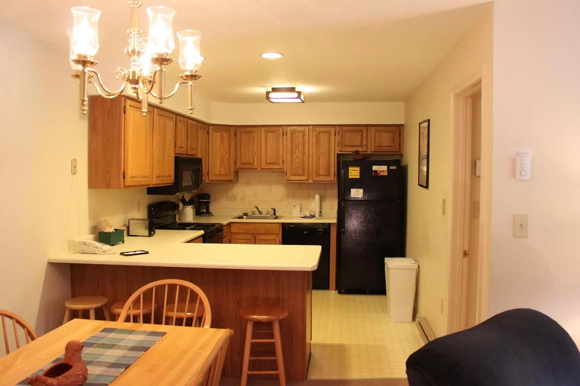 Dining area, Kitchen/Kitchenette in Nordic Inn Condominium Resort