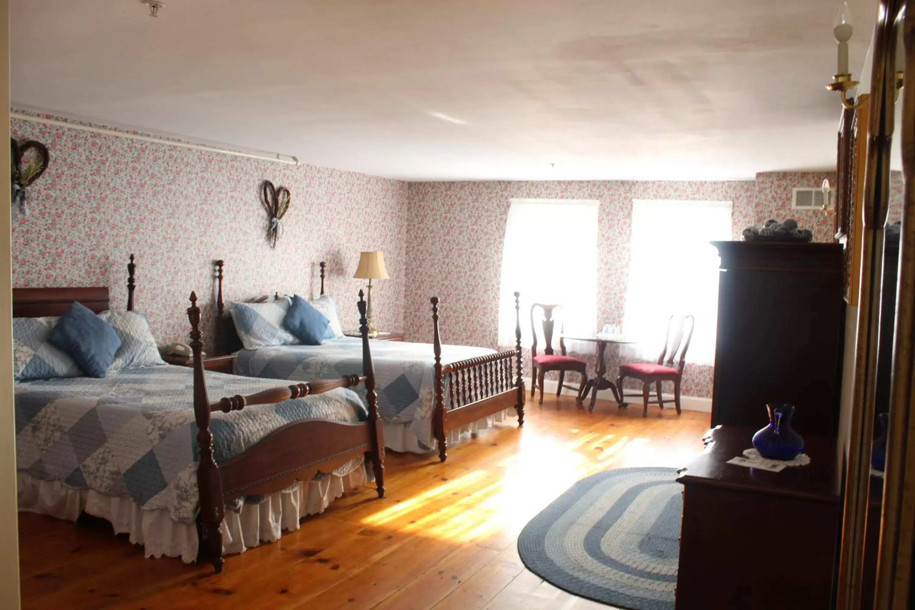 Photo of the whole room, Bed in Old Orchard Beach Inn