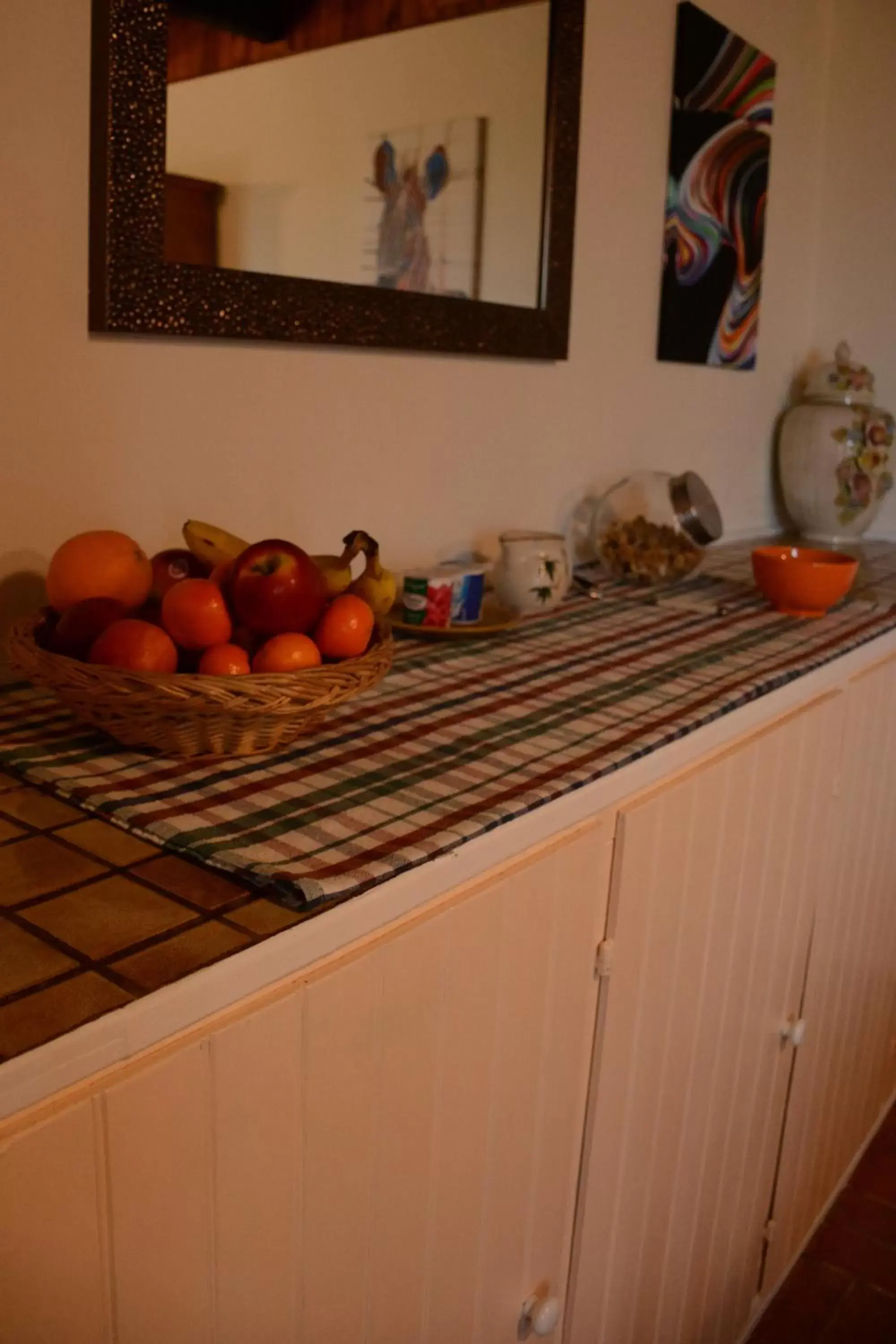 Breakfast, Kitchen/Kitchenette in Les noyers aulnay