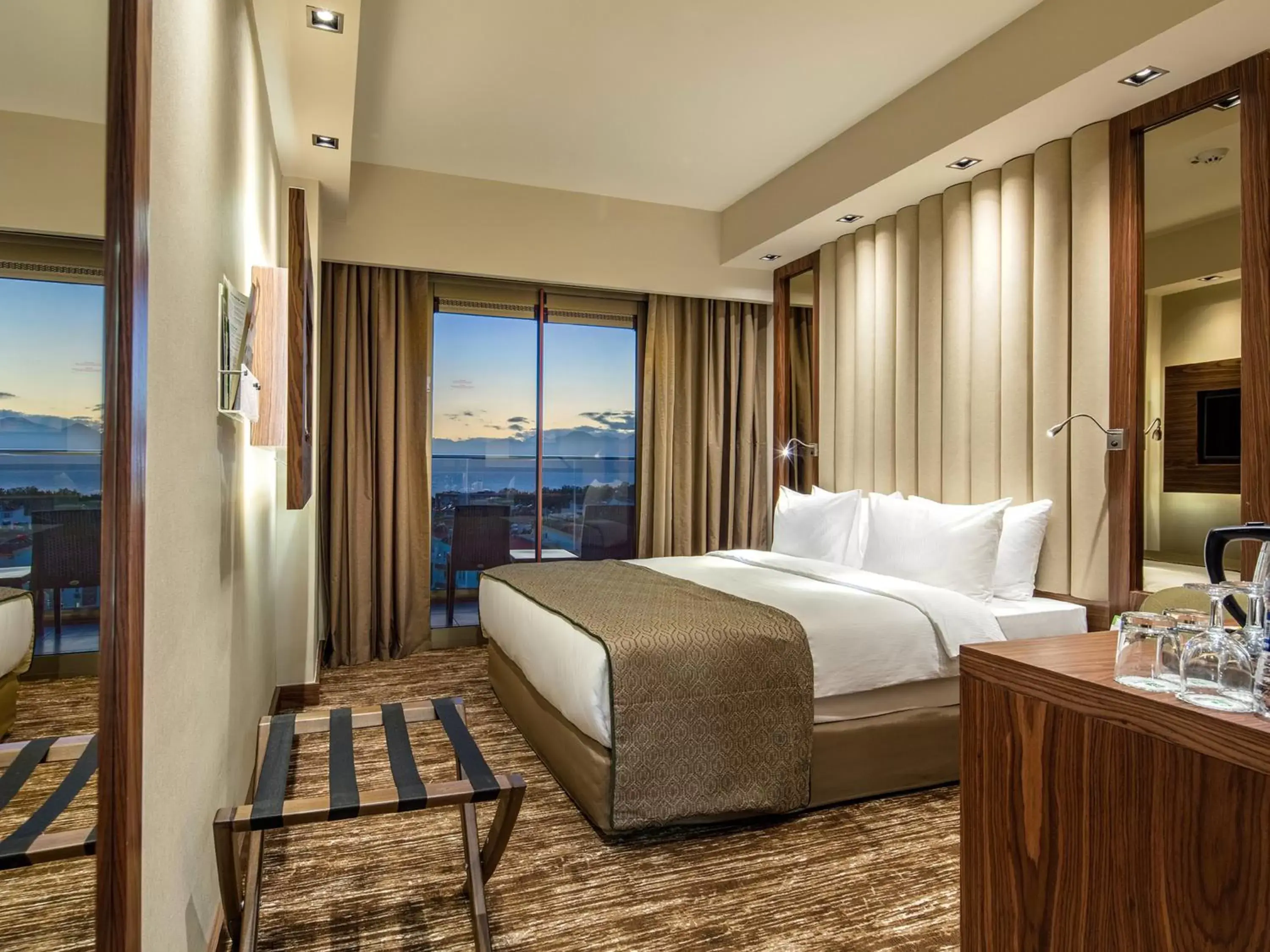 Photo of the whole room, Bed in Holiday Inn Antalya - Lara, an IHG Hotel