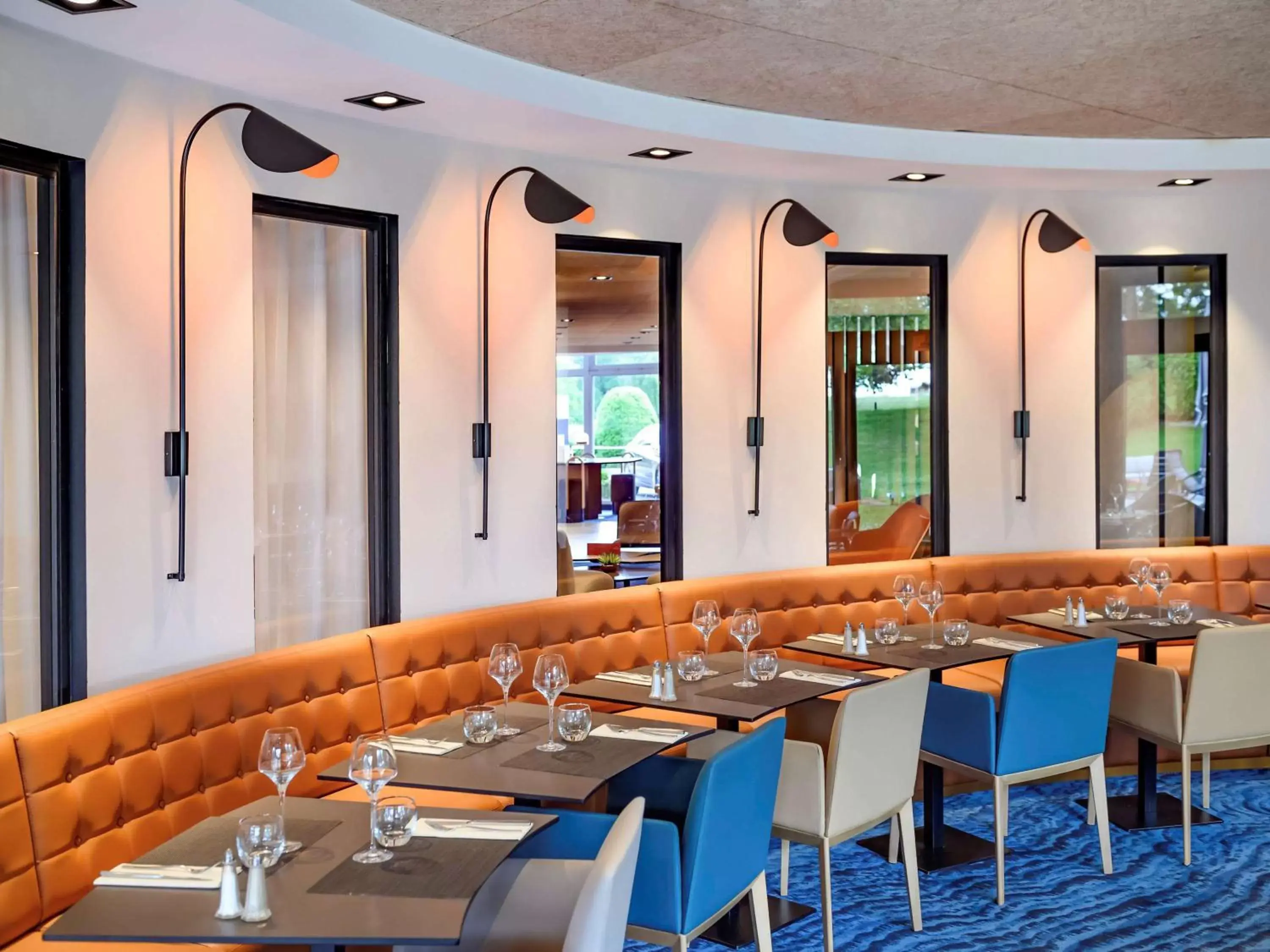 Restaurant/Places to Eat in Novotel Beaune