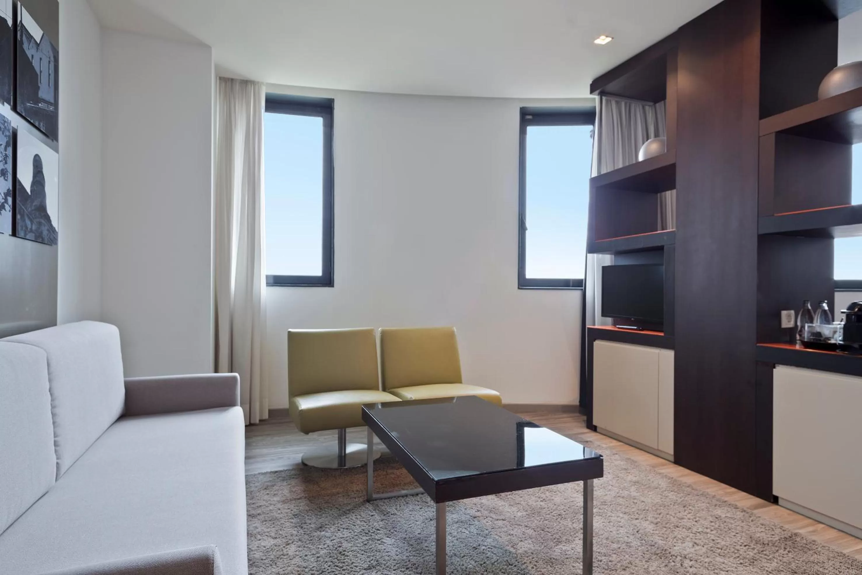 TV and multimedia in Hotel Barcelona Condal Mar Affiliated by Meliá