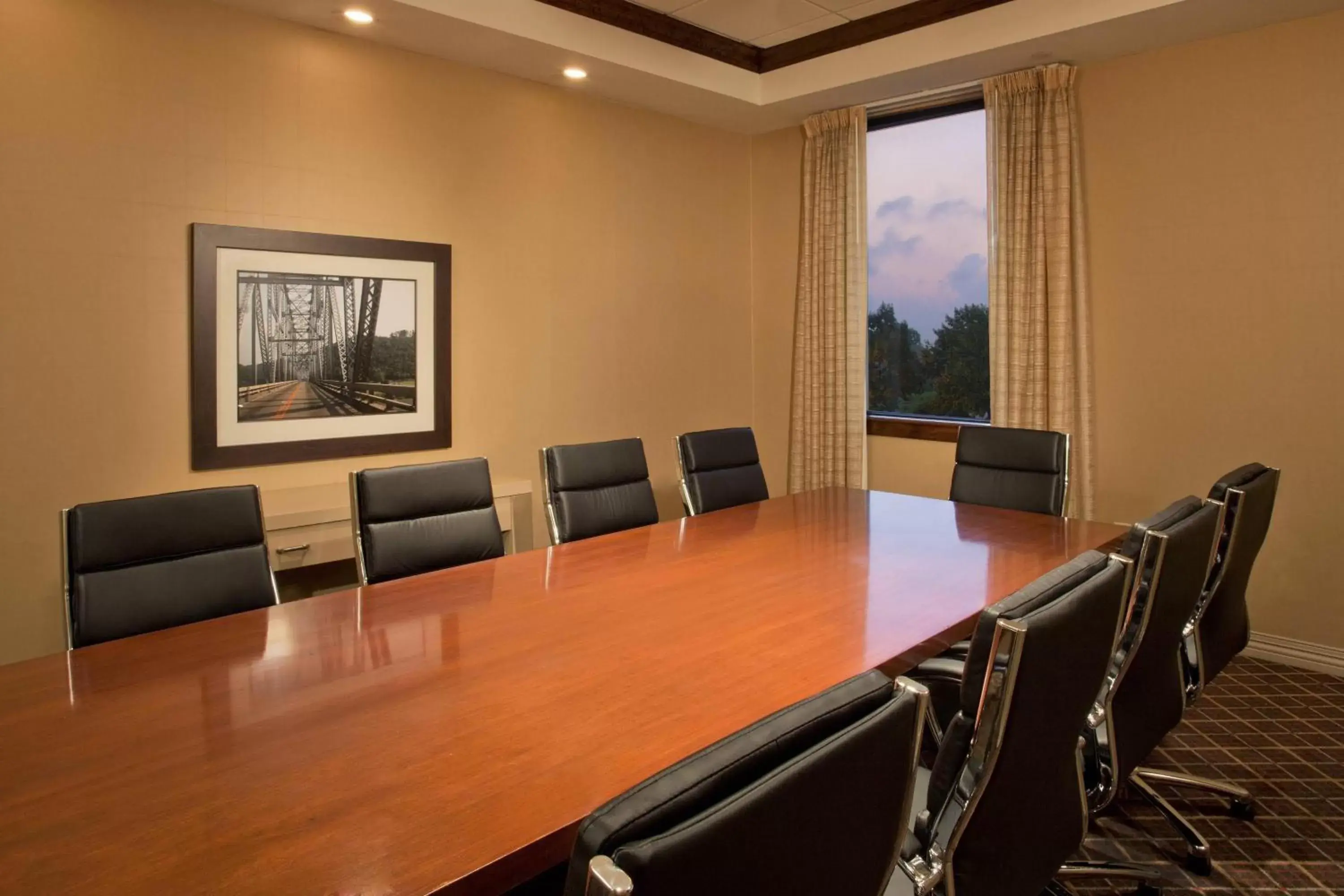 Meeting/conference room in Sheraton Louisville Riverside Hotel