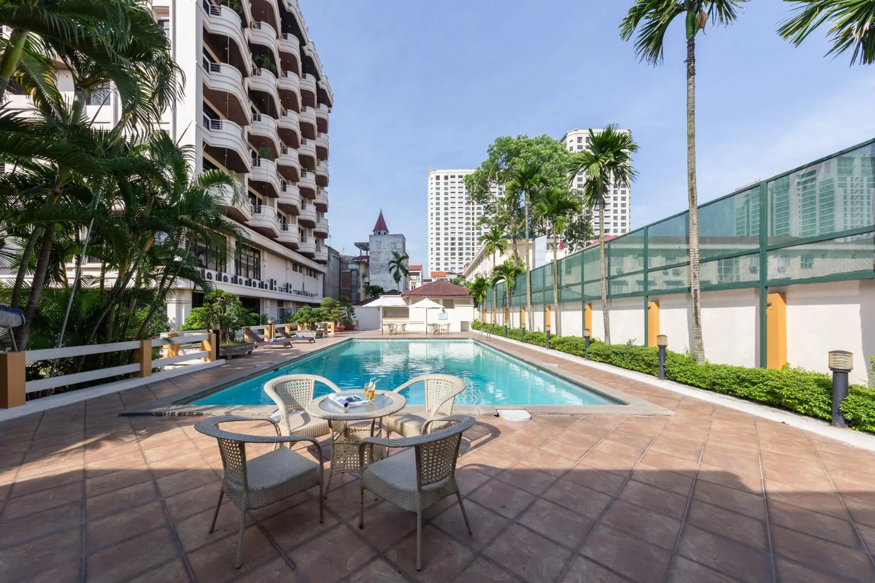 Garden, Swimming Pool in Oriental Palace