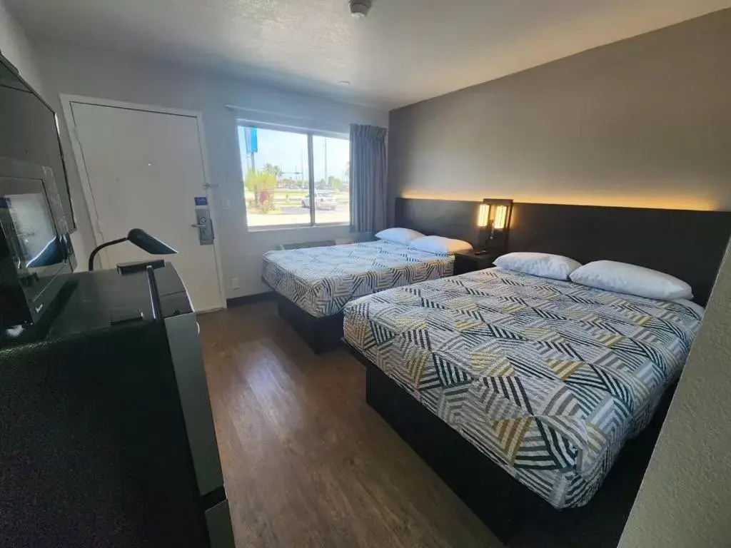 Bed in Motel 6-Venice, FL