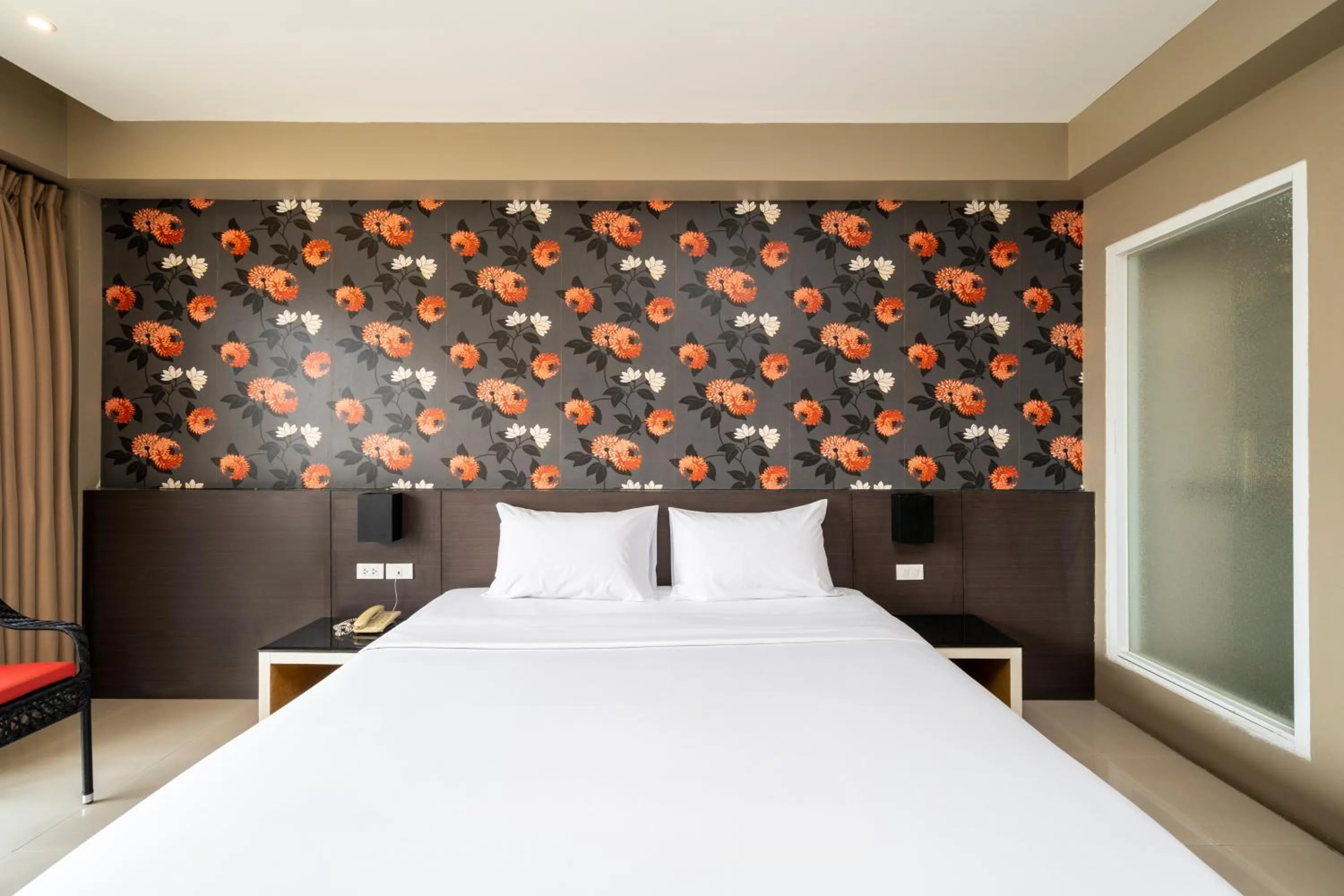 Bedroom, Bed in Welcome Plaza Hotel Pattaya