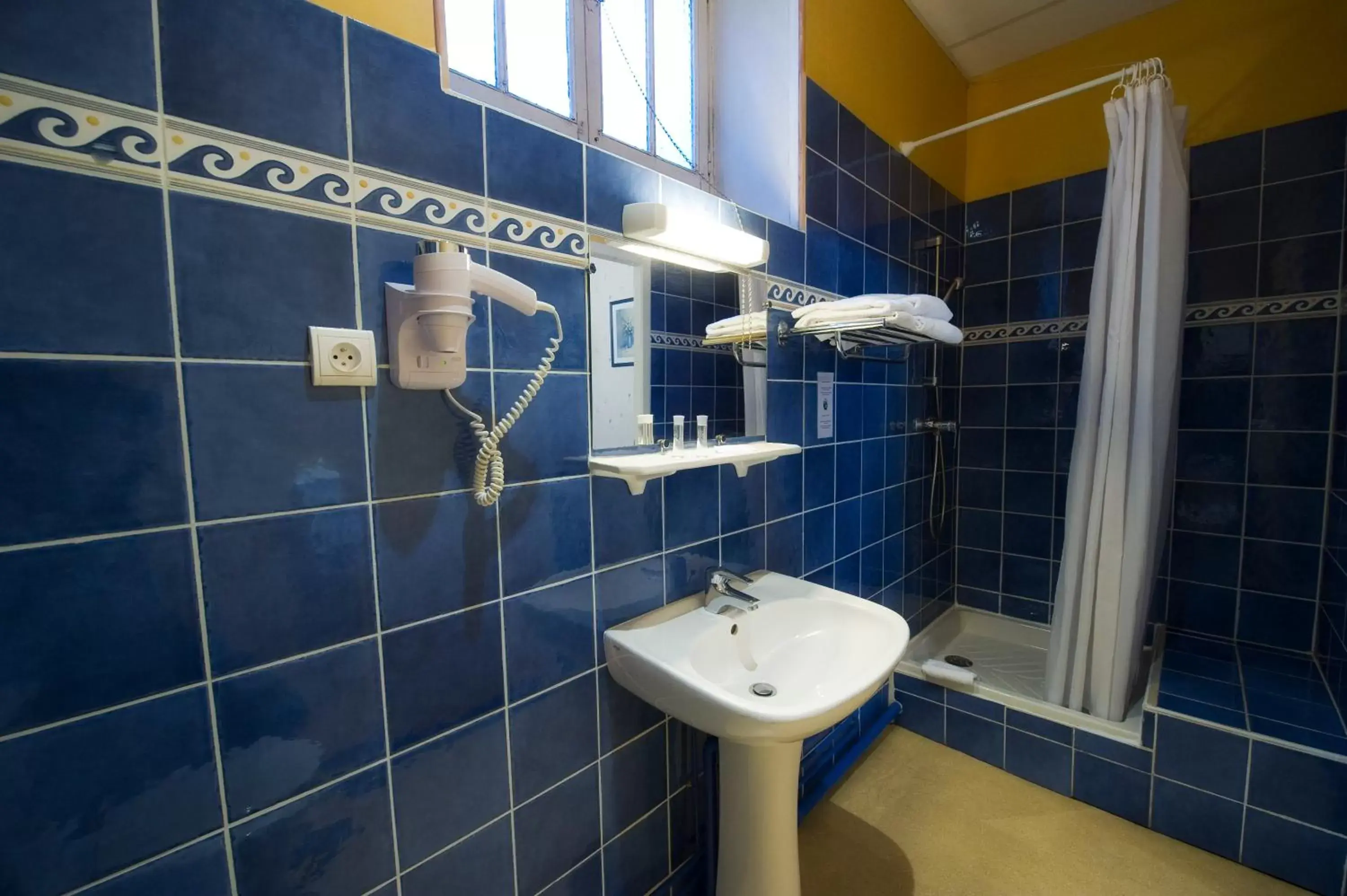 Bathroom in Hôtel Adour