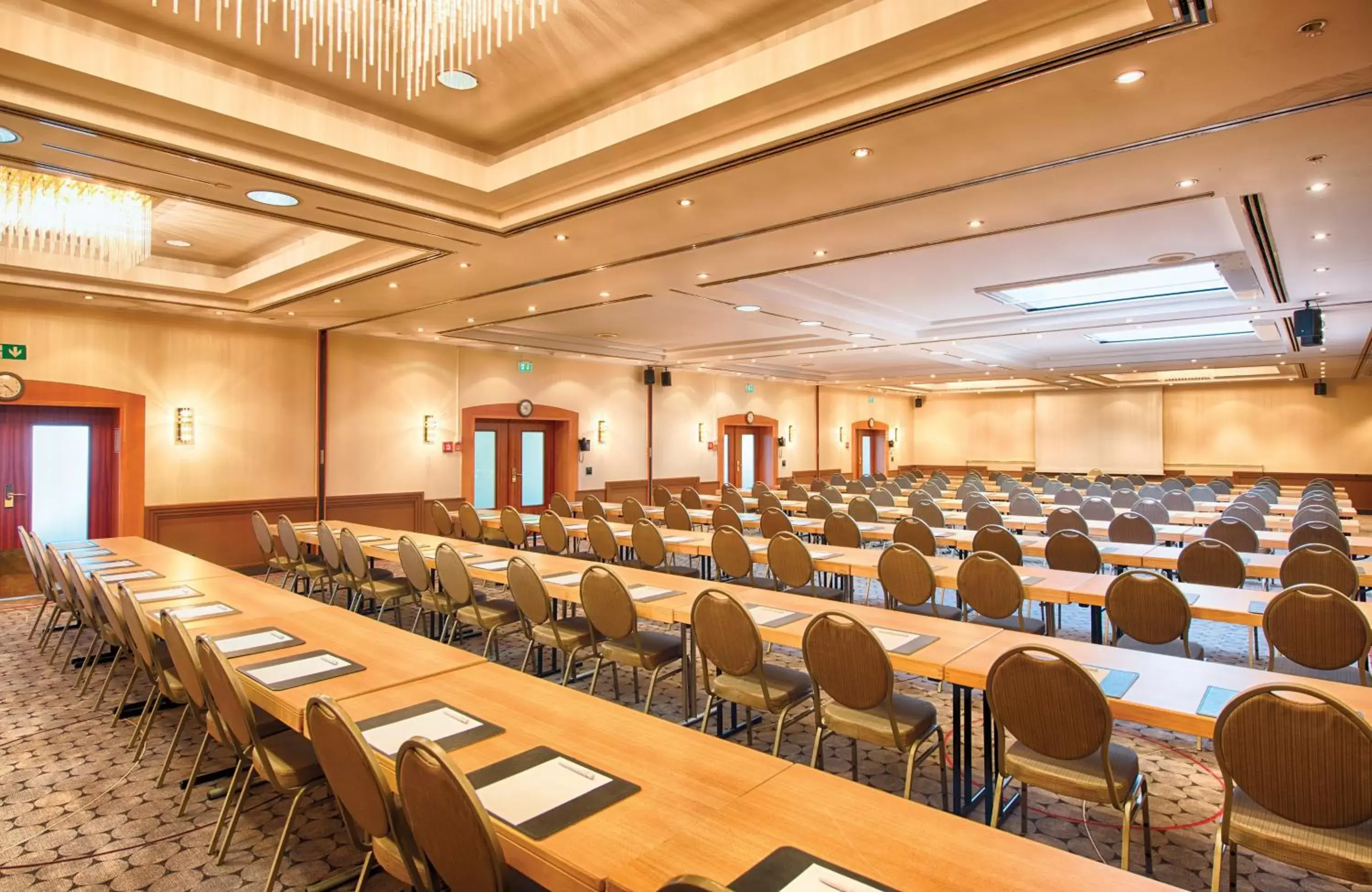 Meeting/conference room in Leonardo Hotel Düsseldorf Airport Ratingen