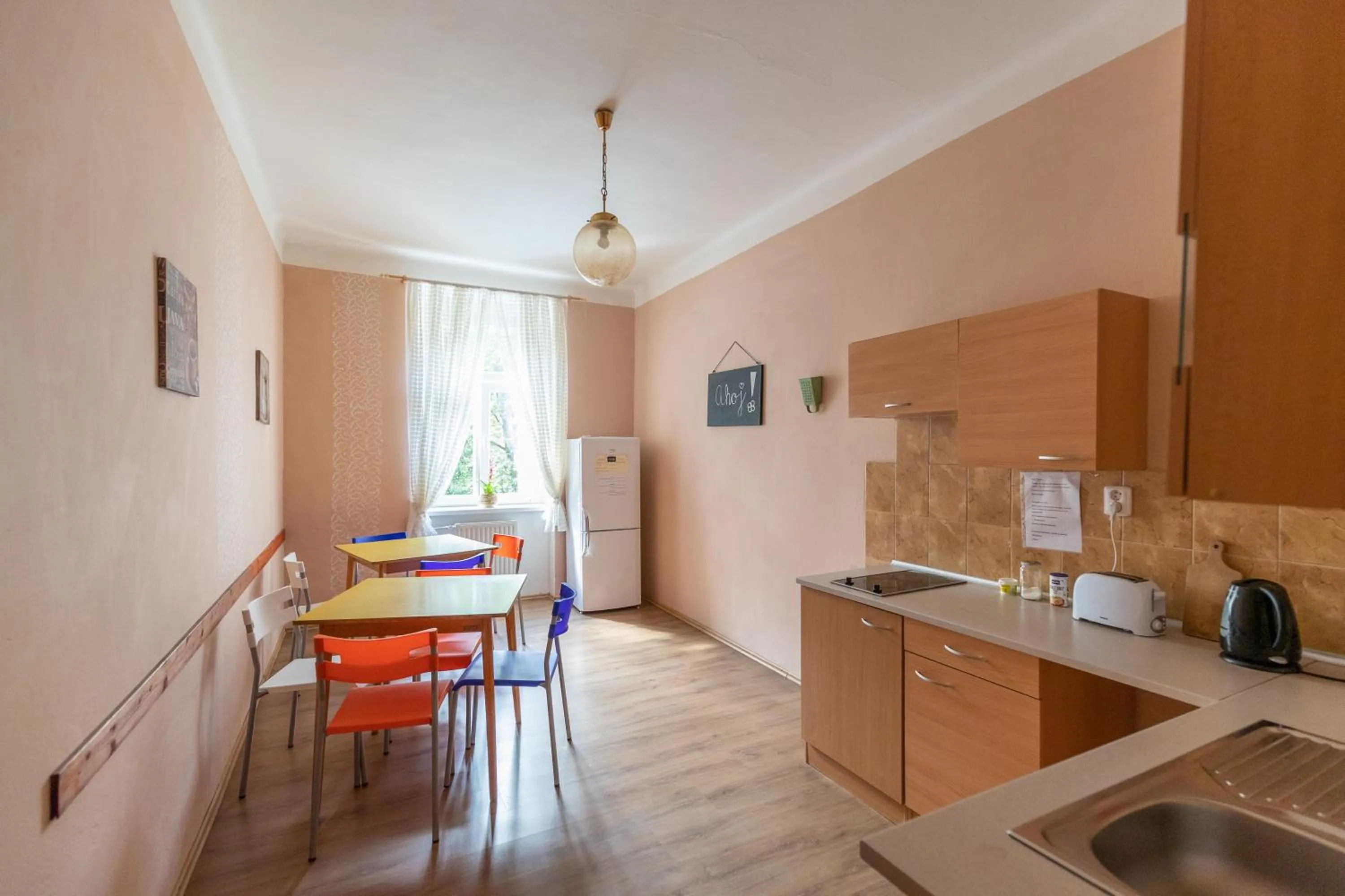 Communal kitchen in Hostel Dakura