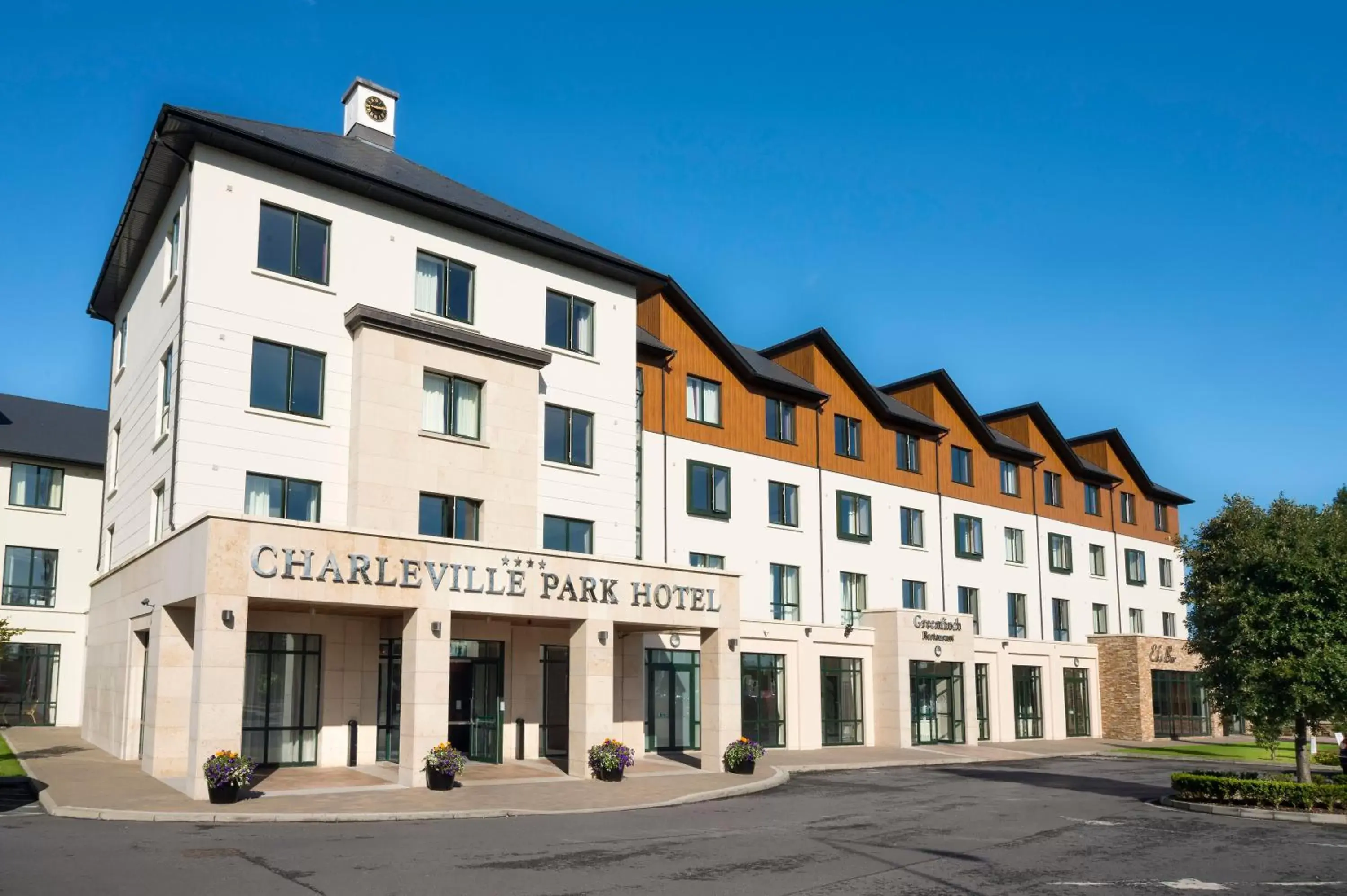 Facade/entrance, Property Building in Charleville Park Hotel & Leisure Club IRELAND