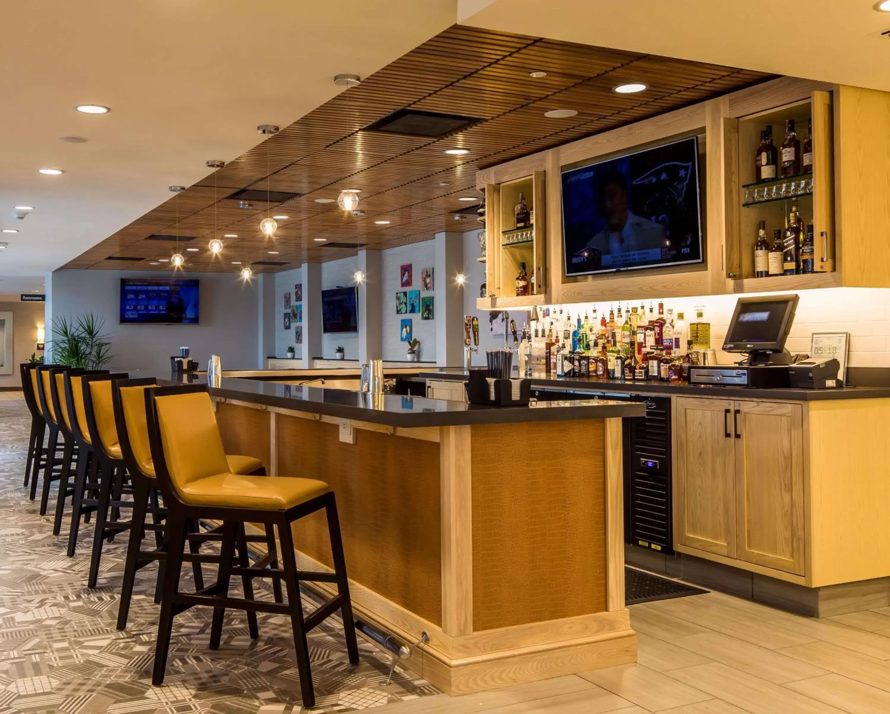 Lounge or bar in Hilton Garden Inn Pittsburgh Airport