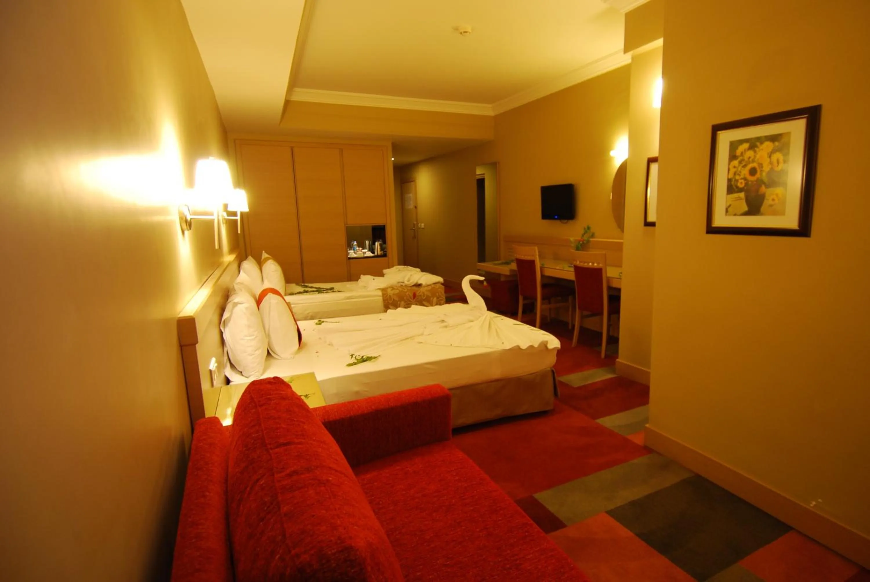 Photo of the whole room, Bed in SV Business Hotel Diyarbakır