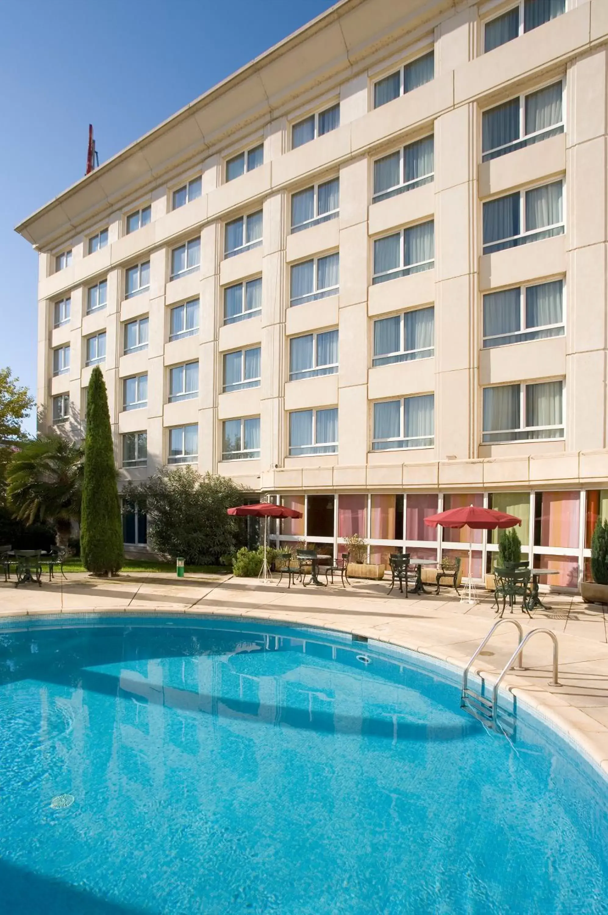 Patio, Swimming Pool in Novotel Suites Montpellier Antigone