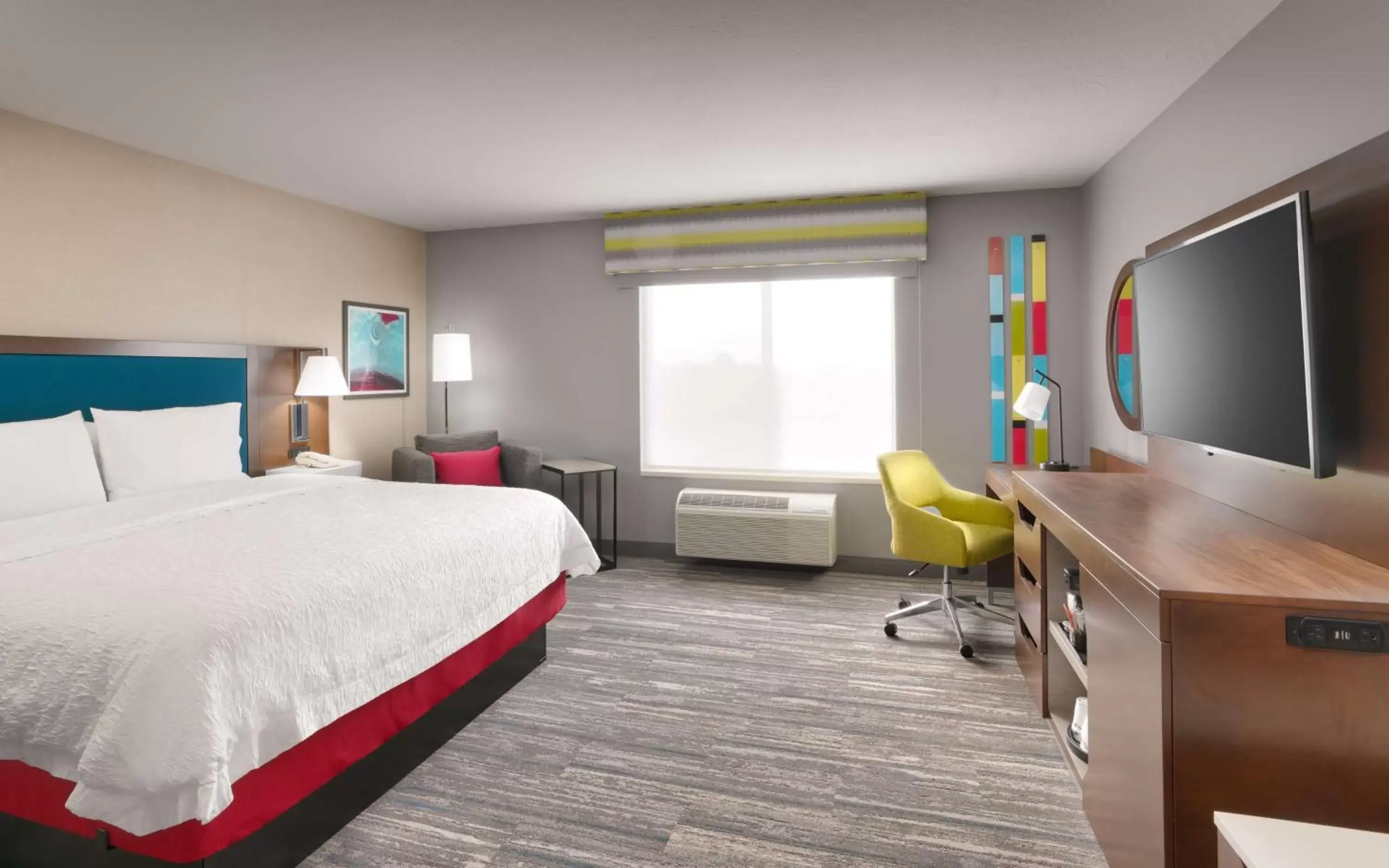 Bed, TV/Entertainment Center in Hampton Inn & Suites Salt Lake City Airport