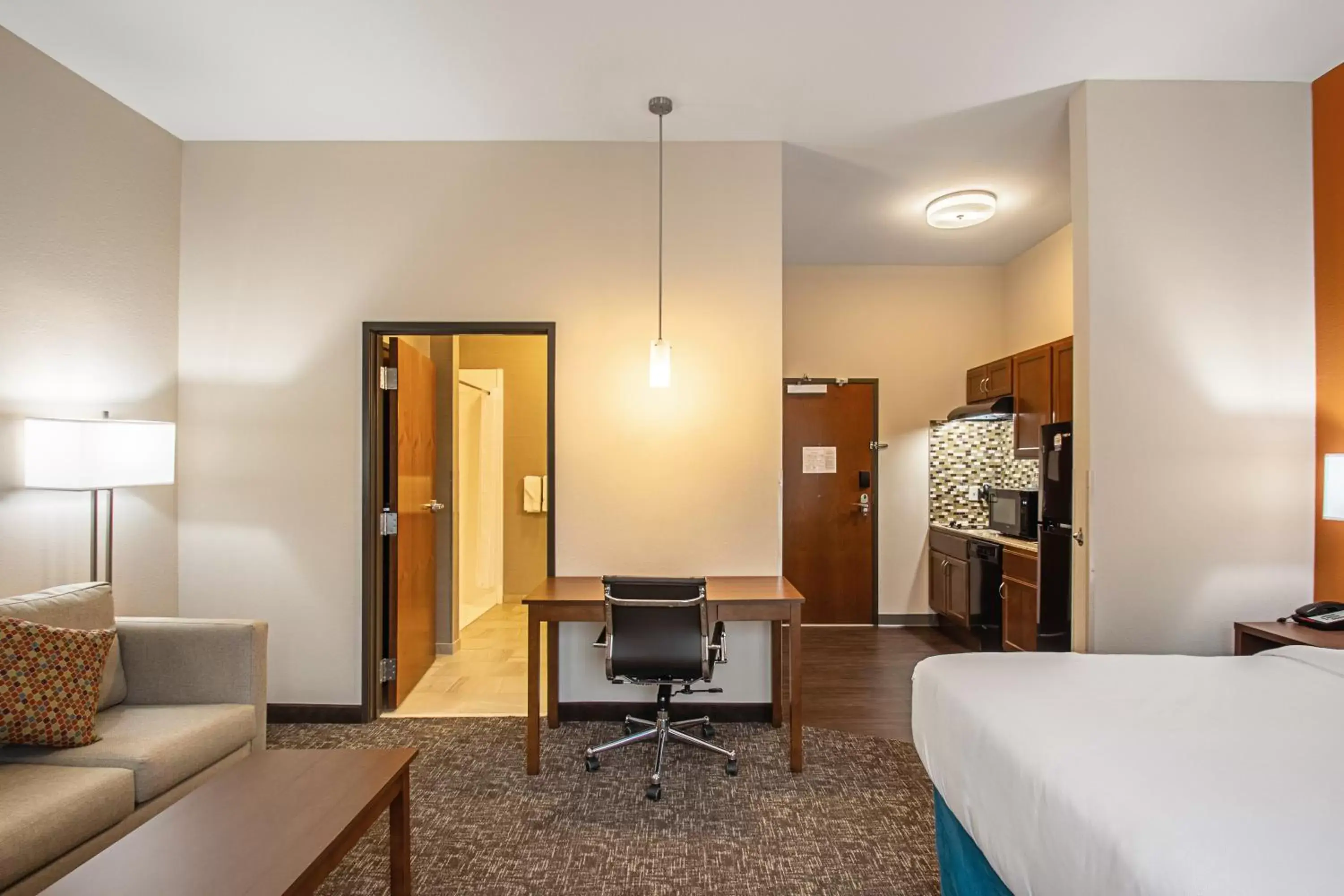 Seating Area in MainStay Suites Extended Stay Hotel Madison East