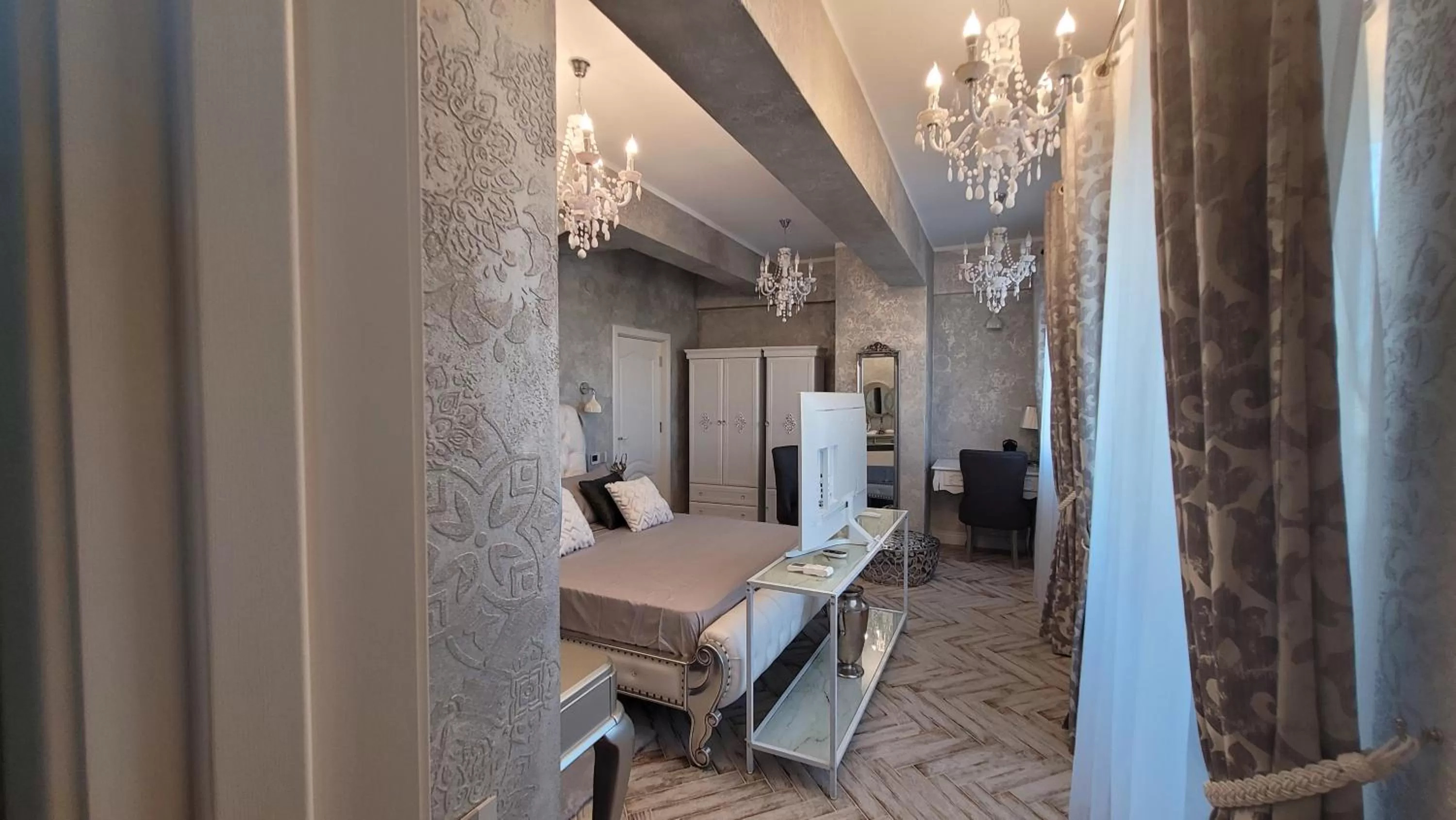 TV and multimedia in Terrace Suites Iasi