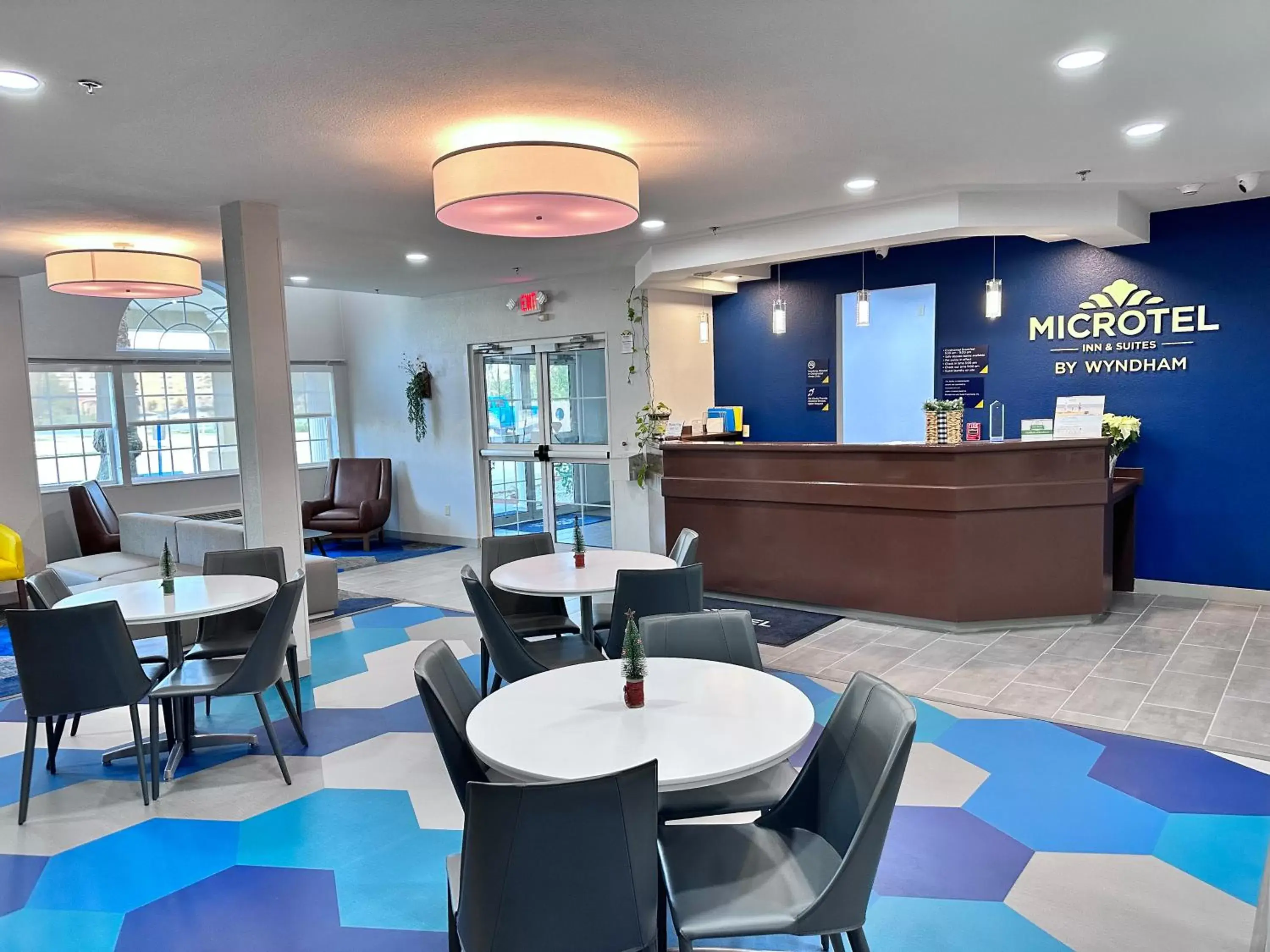 Lobby or reception in Microtel Inn & Suites by Wyndham of Houma