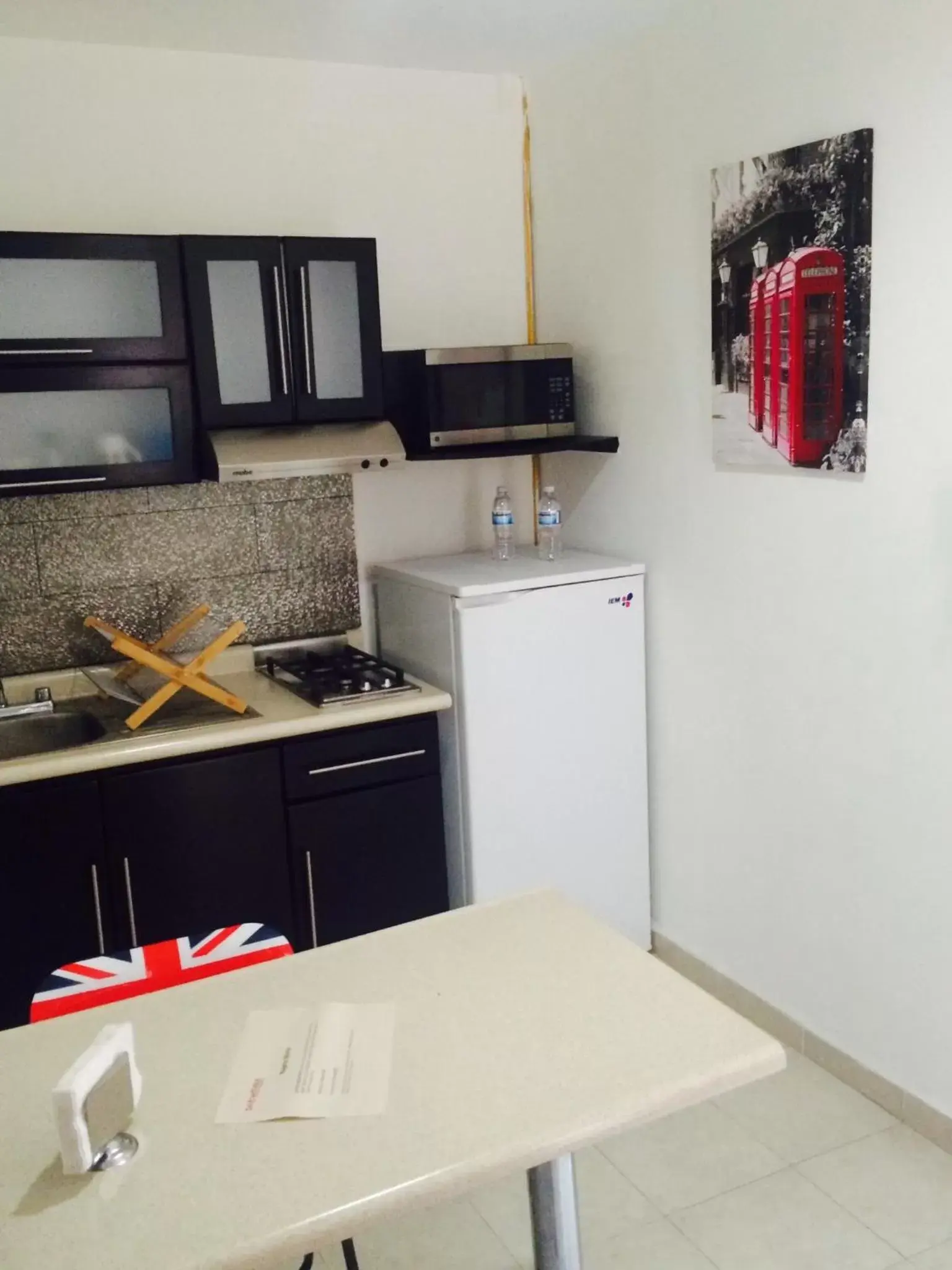 Kitchen or kitchenette, Kitchen/Kitchenette in Metropolis Suites Ejecutivas