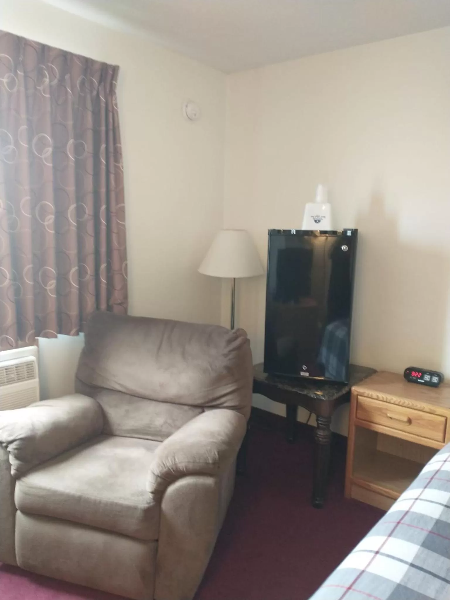 Seating area in Sauk River Inn & Suites, a Travelodge by Wyndham