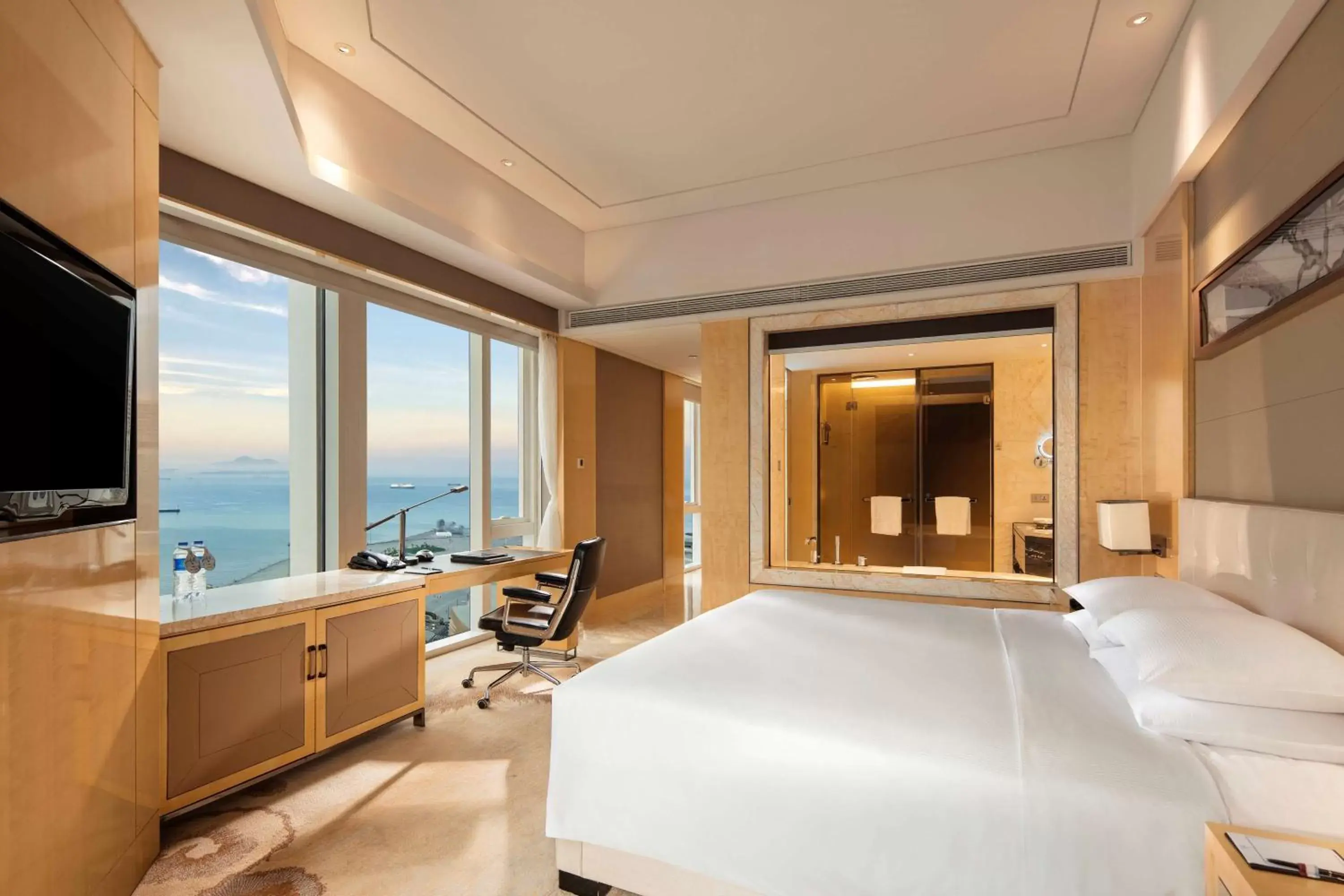 Bed in Hilton Dalian