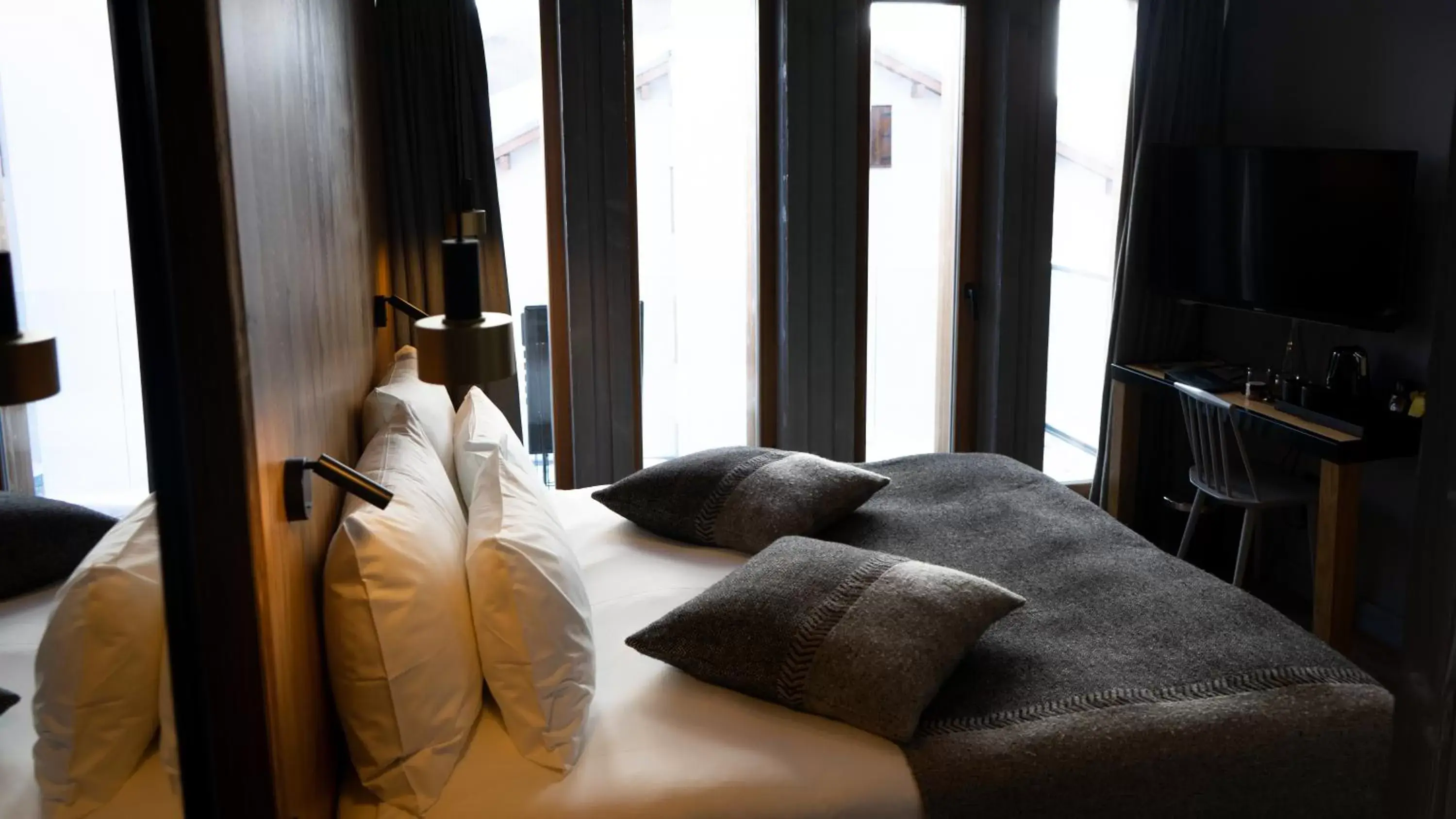 Bed in Hotel MONT-BLANC VAL D'ISERE