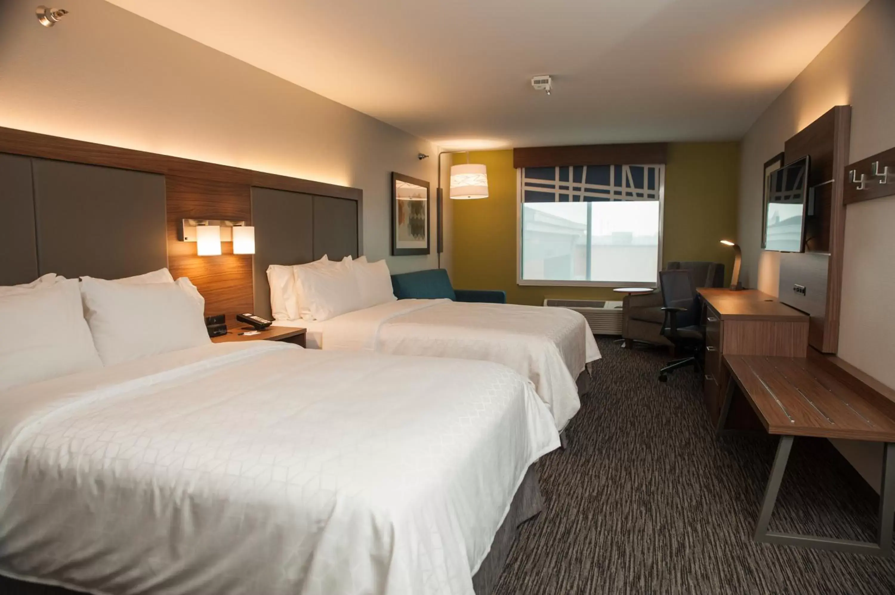 Holiday Inn Express Hotel & Suites Norfolk, an IHG Hotel