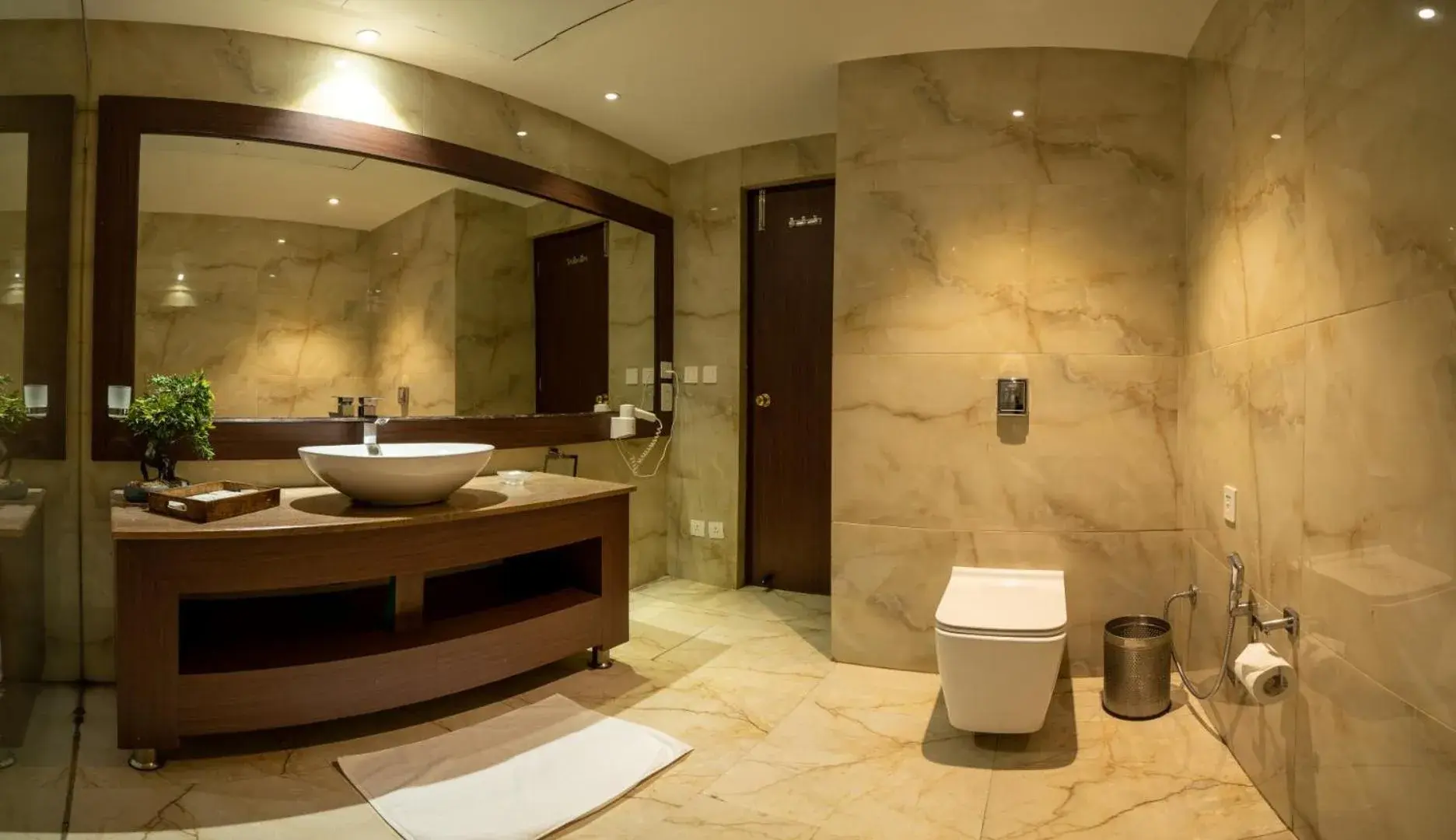 Shower, Bathroom in Indraprastha Spa Resort