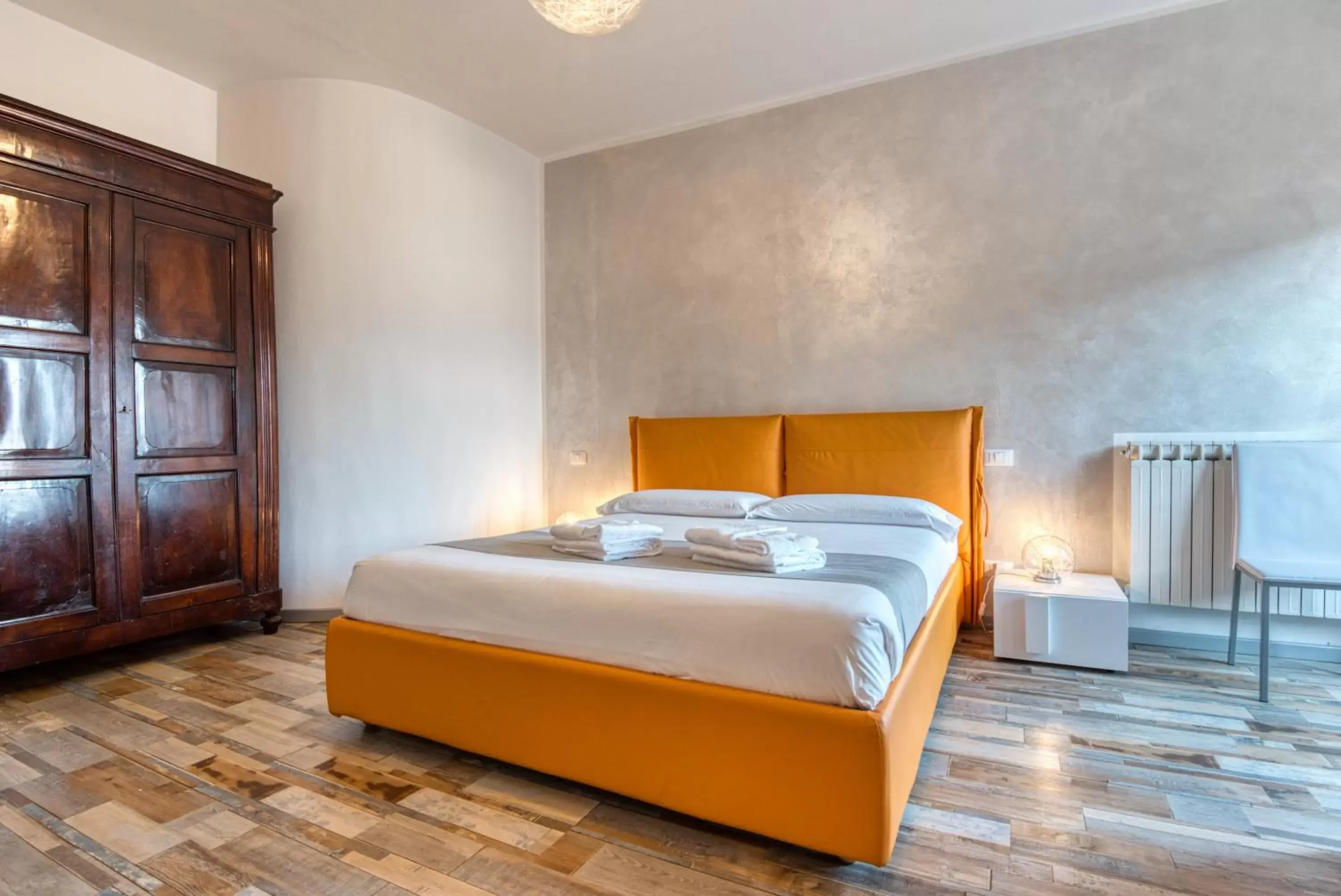 Large Double Room with Private Internal Bathroom in Palazzo Rivola Large Double Room with Private Internal Bathroom in Palazzo Rivola