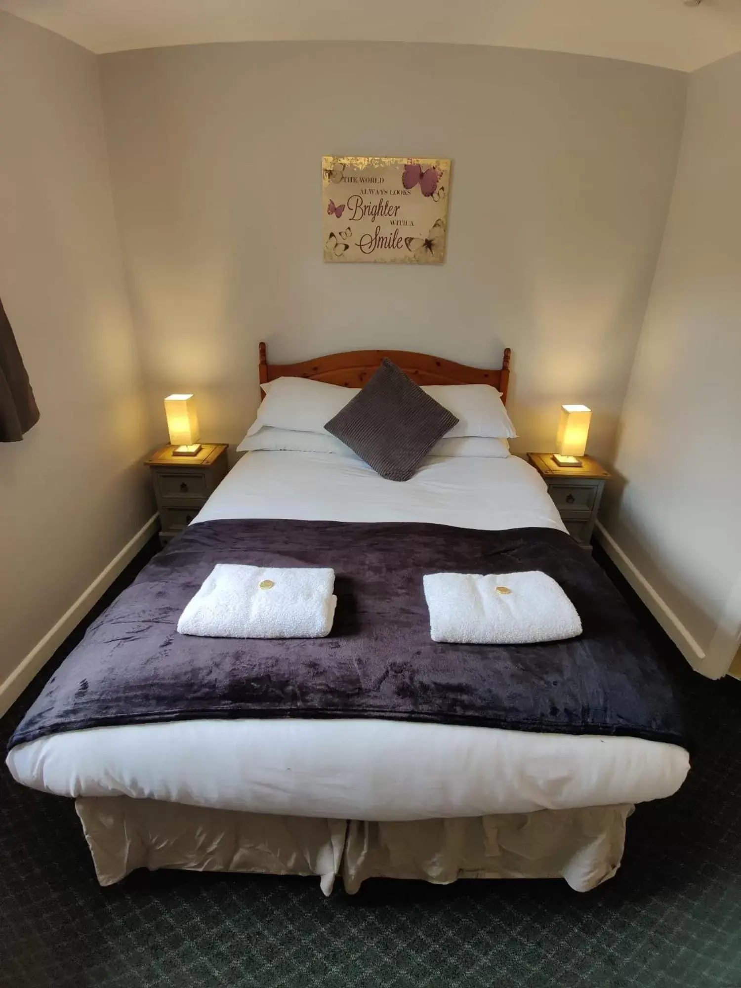 Bed in Woolpack Inn Bed in Woolpack Inn