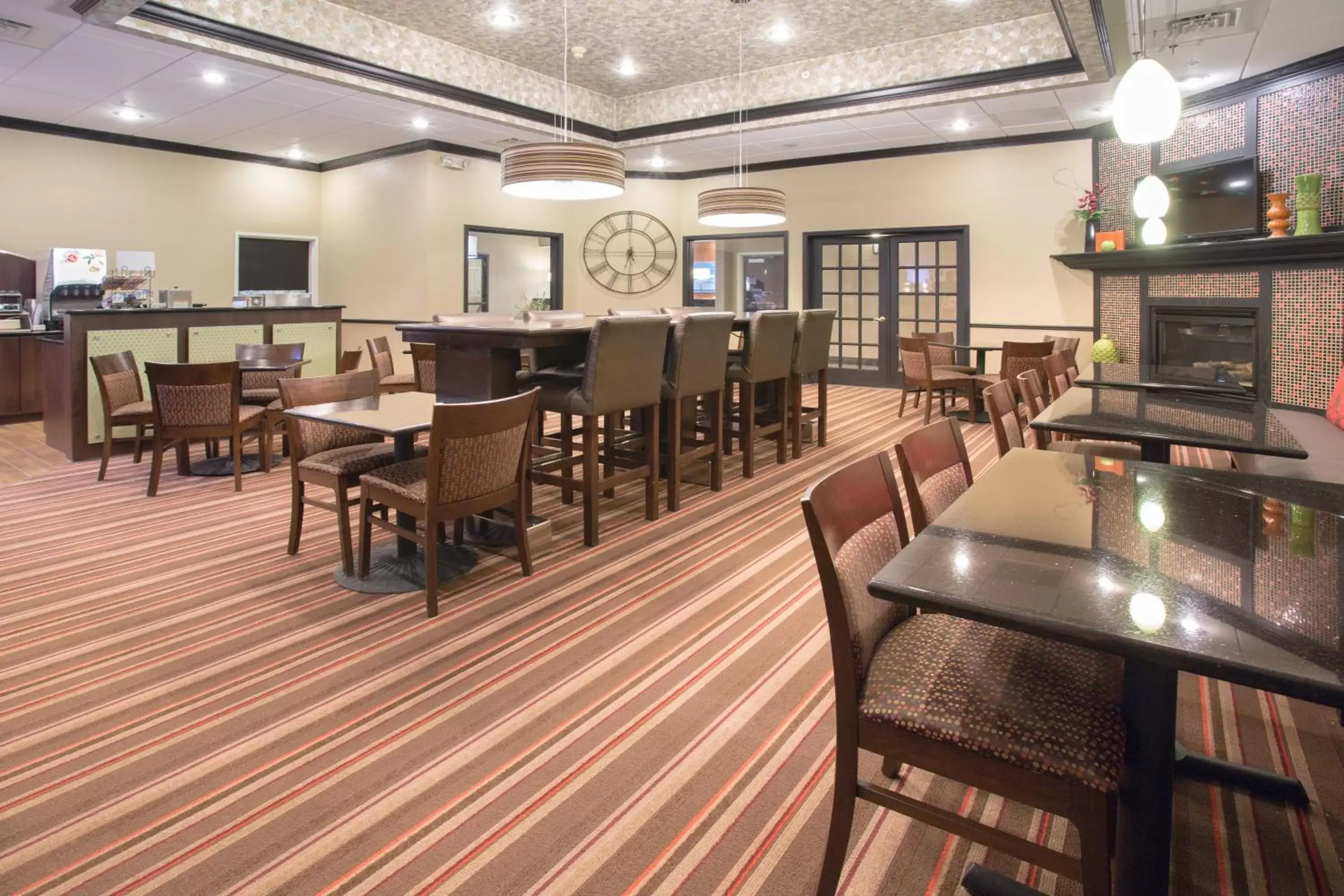 Breakfast, Restaurant/Places to Eat in Holiday Inn Express Hotel & Suites Lexington, an IHG Hotel