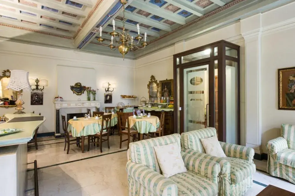 Living room in Residenza Castiglioni