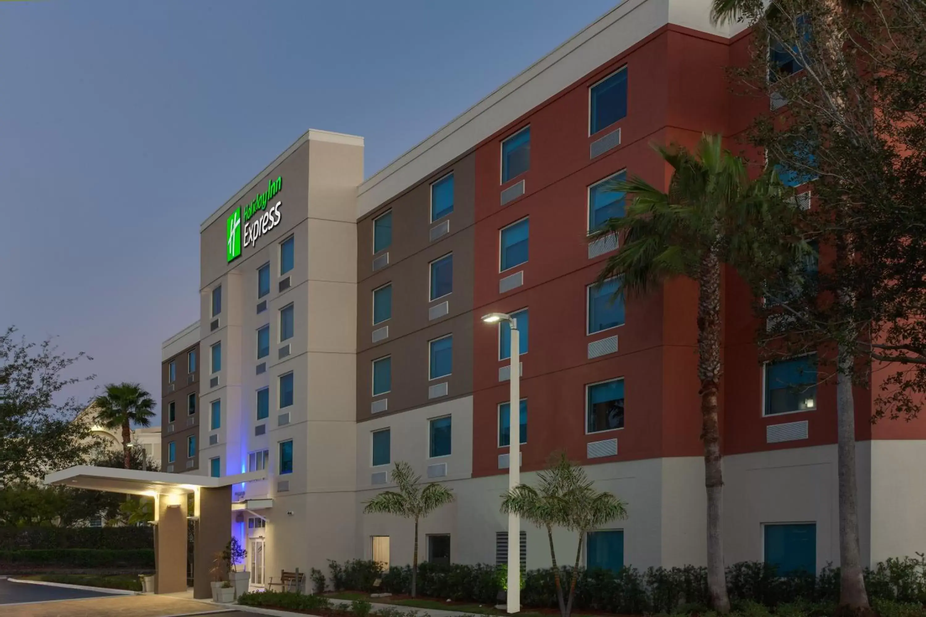 Property building in Holiday Inn Express Hotel & Suites Fort Lauderdale Airport/Cruise Port, an IHG Hotel