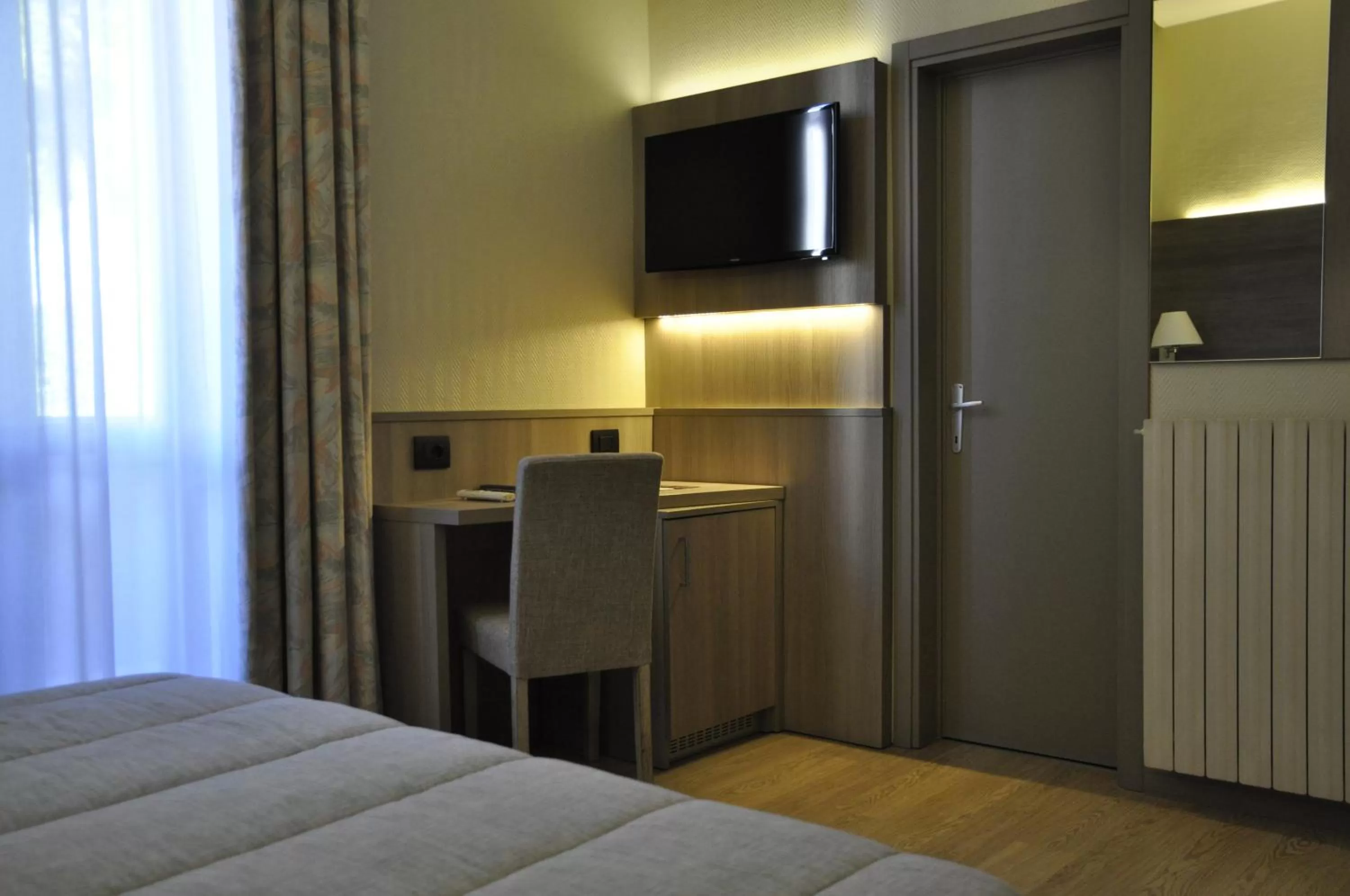 Decorative detail, Bed in Hotel Est Piombino