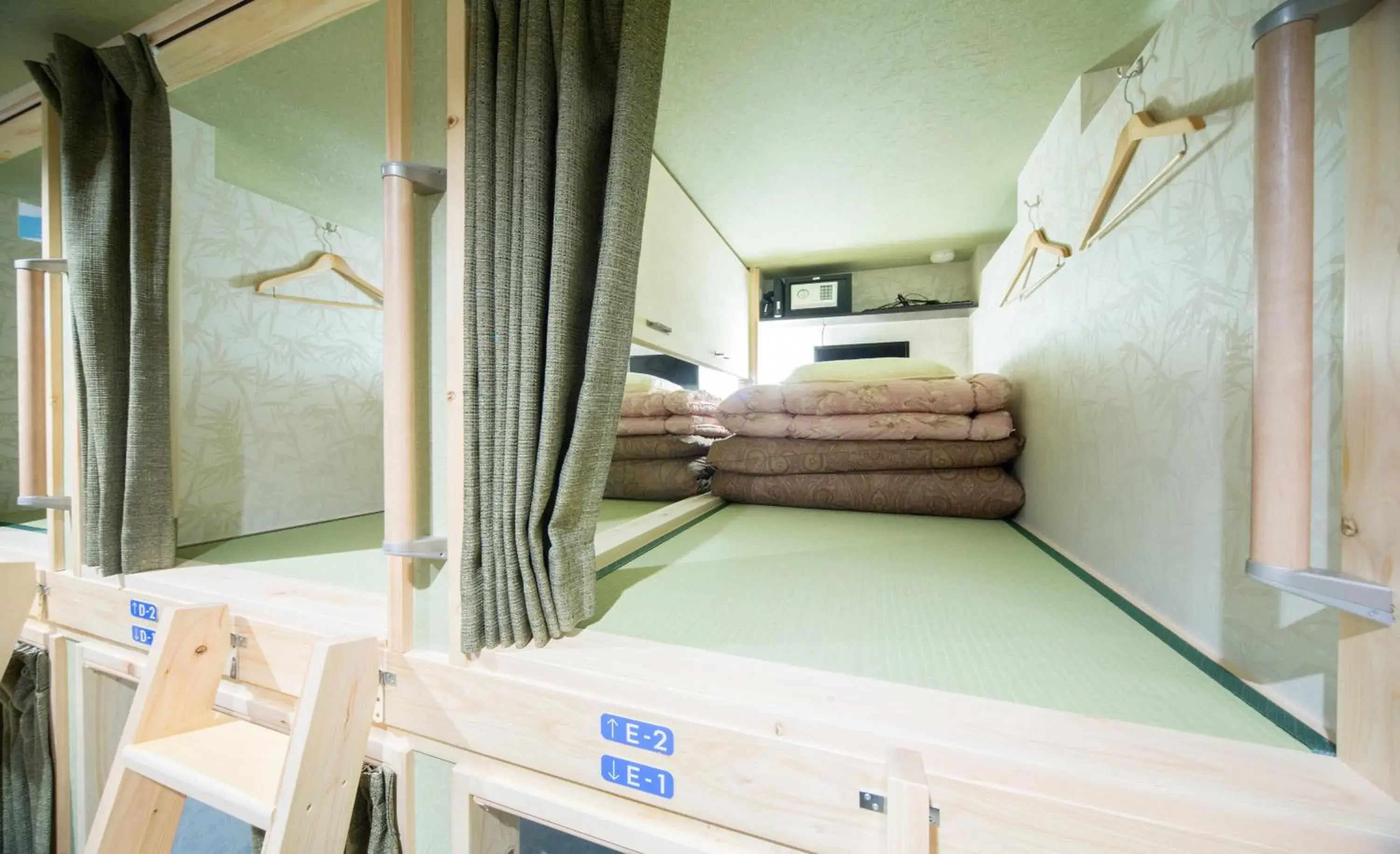 Decorative detail, Bed in Guesthouse Wasabi Nagoya Ekimae