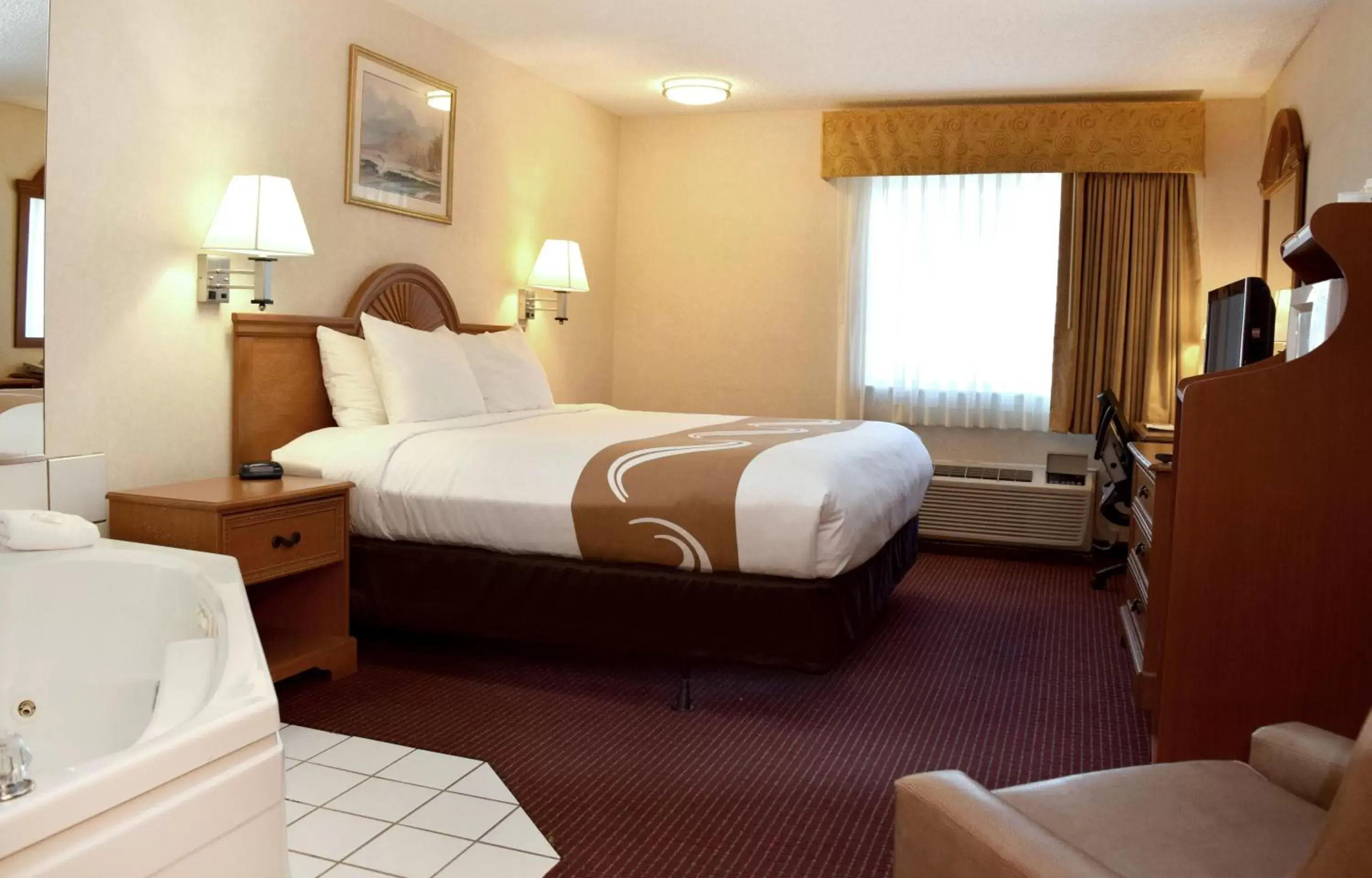 King Room with Accessible Tub - Accessible/Non-Smoking in Quality Inn Louisville - Boulder