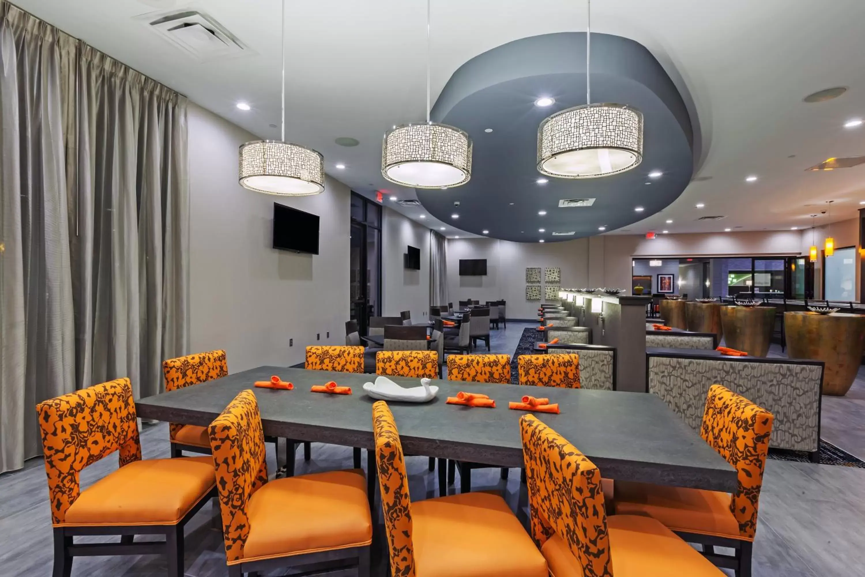 Restaurant/Places to Eat in Holiday Inn Houston NE-Bush Airport Area, an IHG Hotel