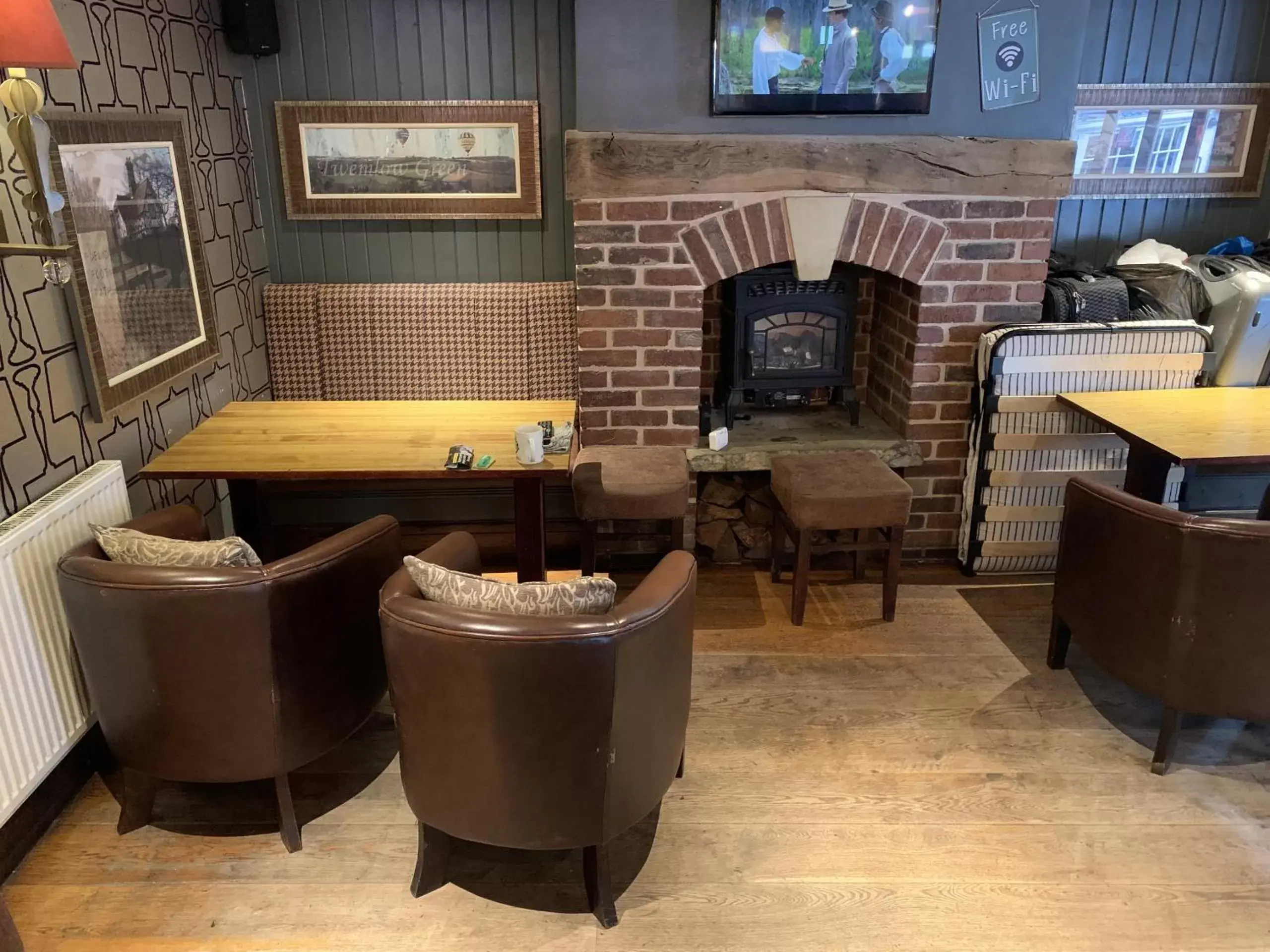 Lounge or bar in George and Dragon