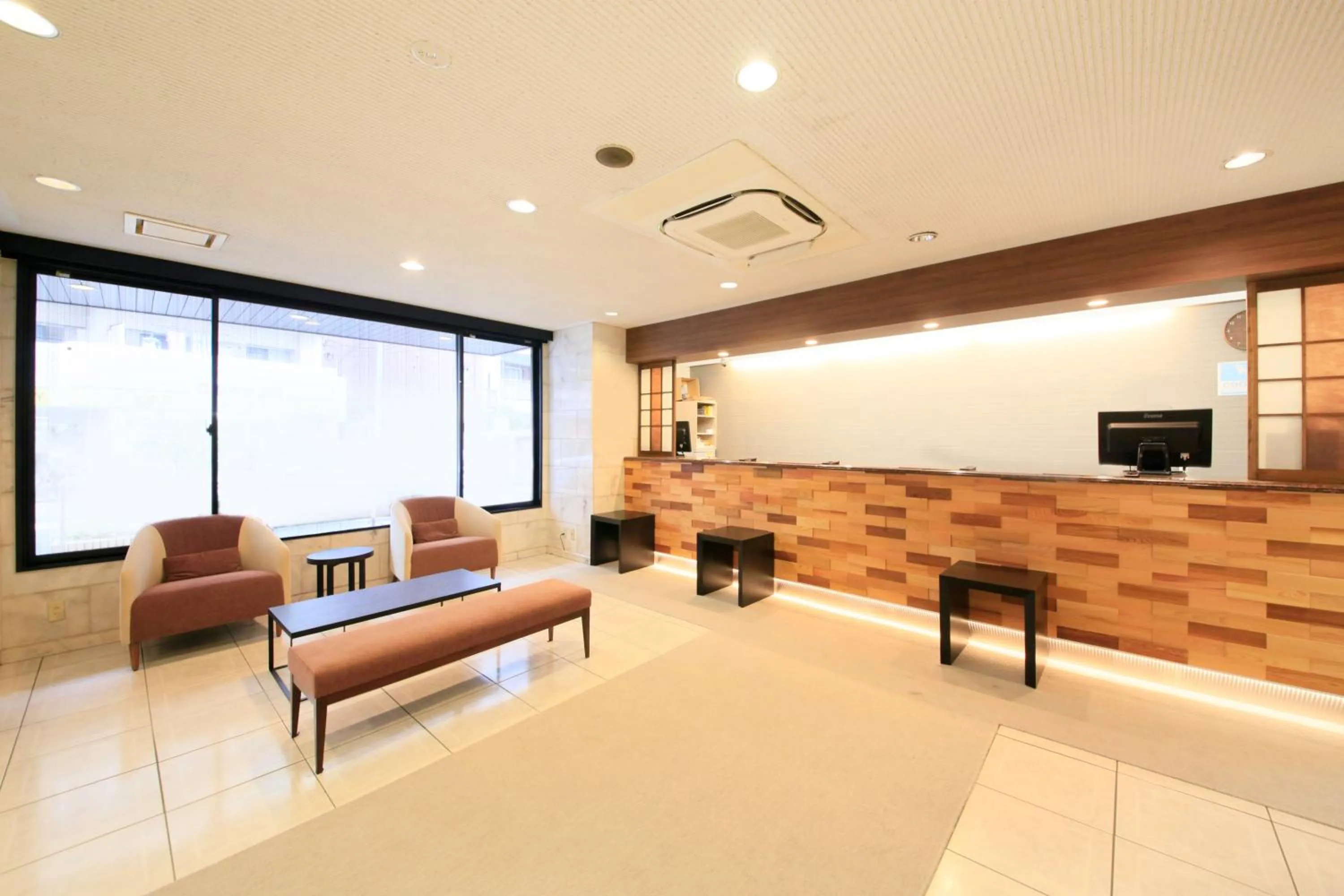 Lobby or reception in Smile Hotel Tokyo Ayase Ekimae