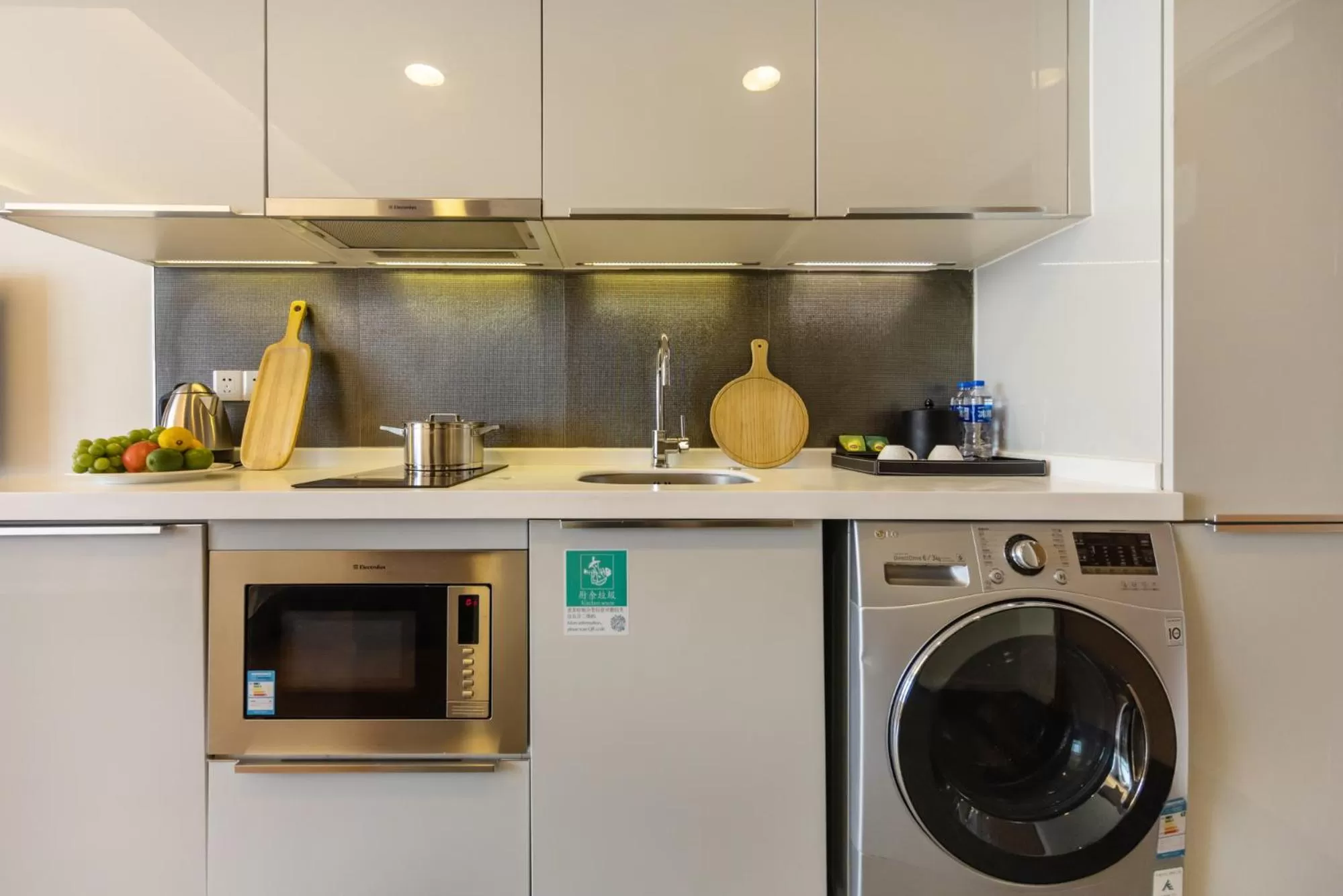 Kitchen or kitchenette in Starr Hotel Shanghai (Shanghai Railway Station)