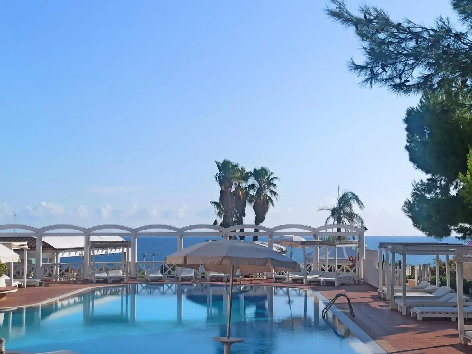 Swimming Pool in Hotel Residence La Corvetta